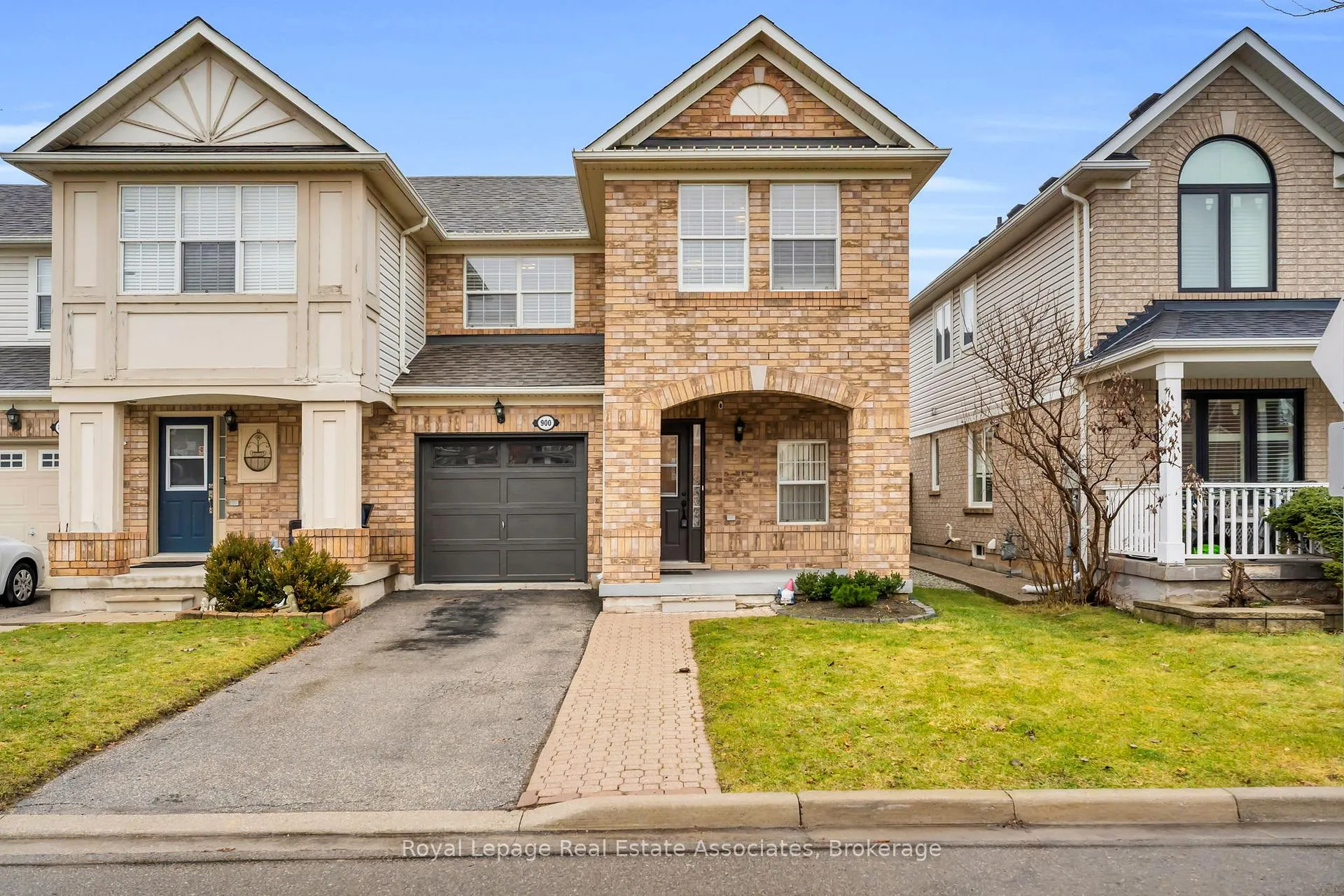 Photo 1 of 900 Mckay Crescent, Milton, Beaty — HOMEH