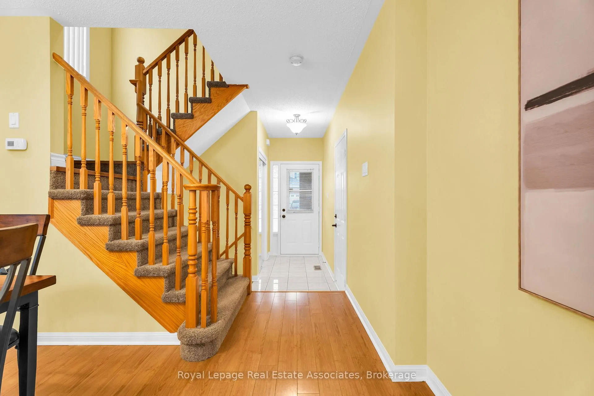 Photo 5 of 900 Mckay Crescent, Milton, Beaty — HOMEH