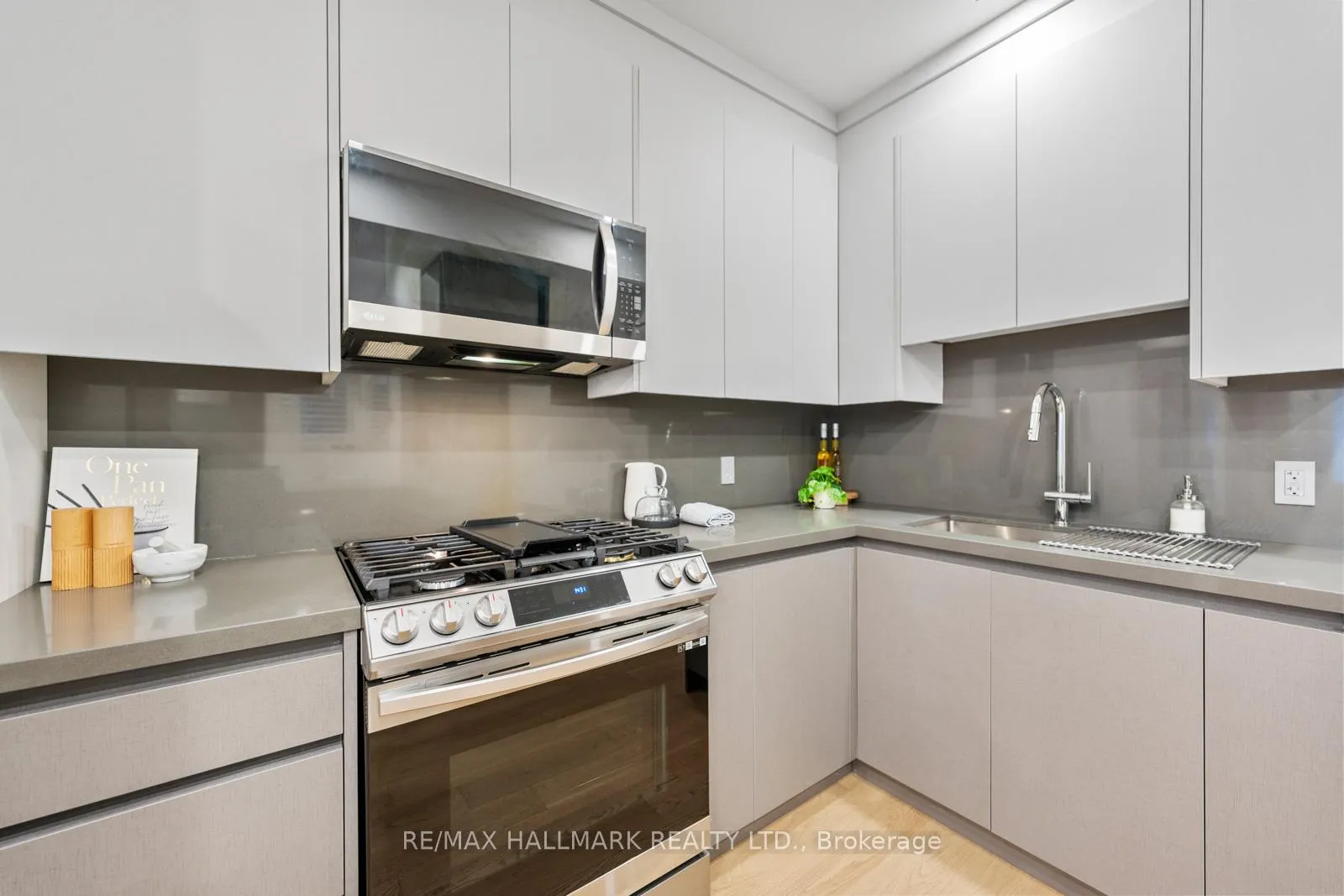 Photo 13 of 86 Albertus Avenue, Toronto, Lawrence Park South — HOMEH