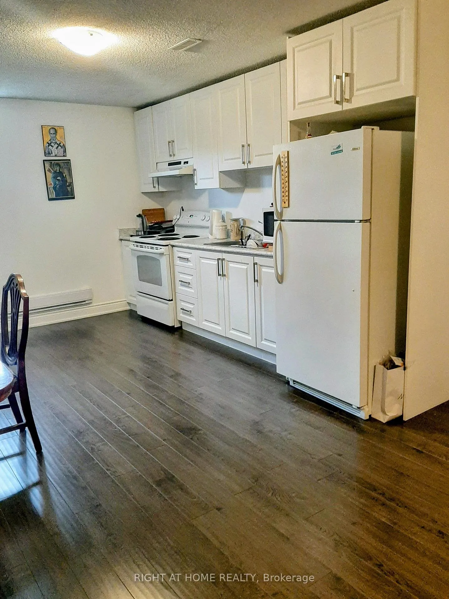 Photo 7 of Unit 1, 58 Benjamin Drive, Vaughan, East Woodbridge — HOMEH