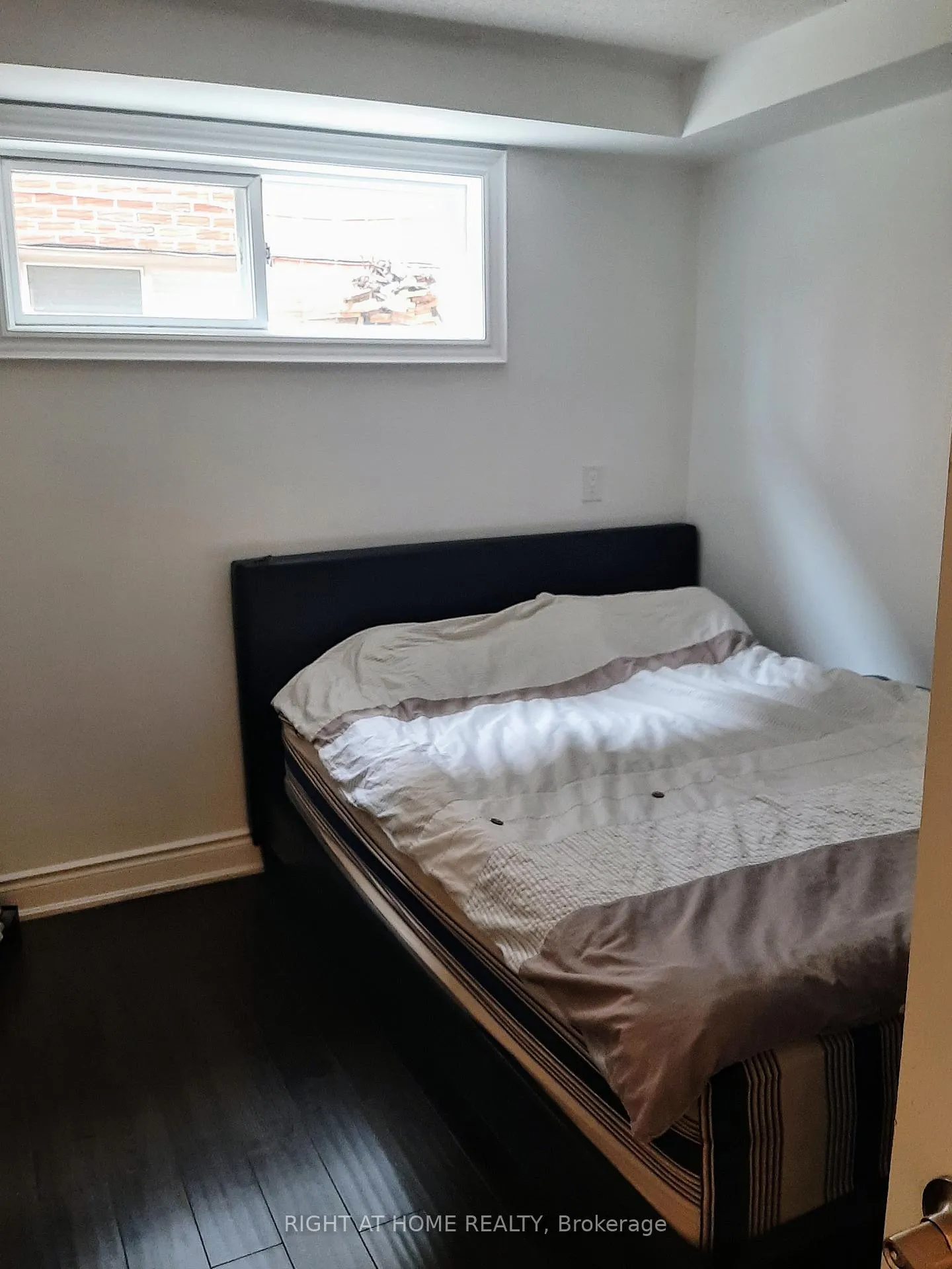 Photo 9 of Unit 1, 58 Benjamin Drive, Vaughan, East Woodbridge — HOMEH