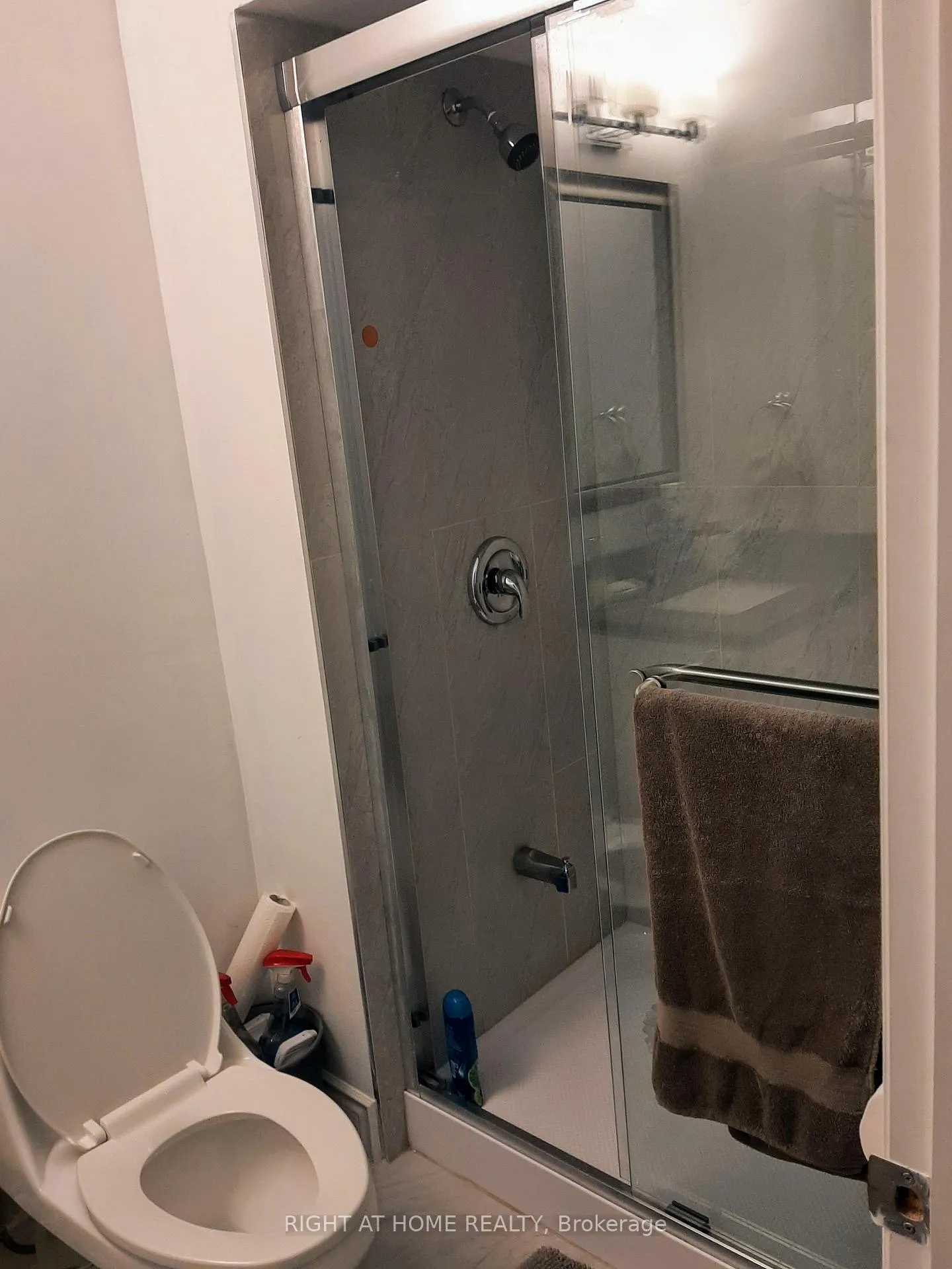Photo 11 of Unit 1, 58 Benjamin Drive, Vaughan, East Woodbridge — HOMEH