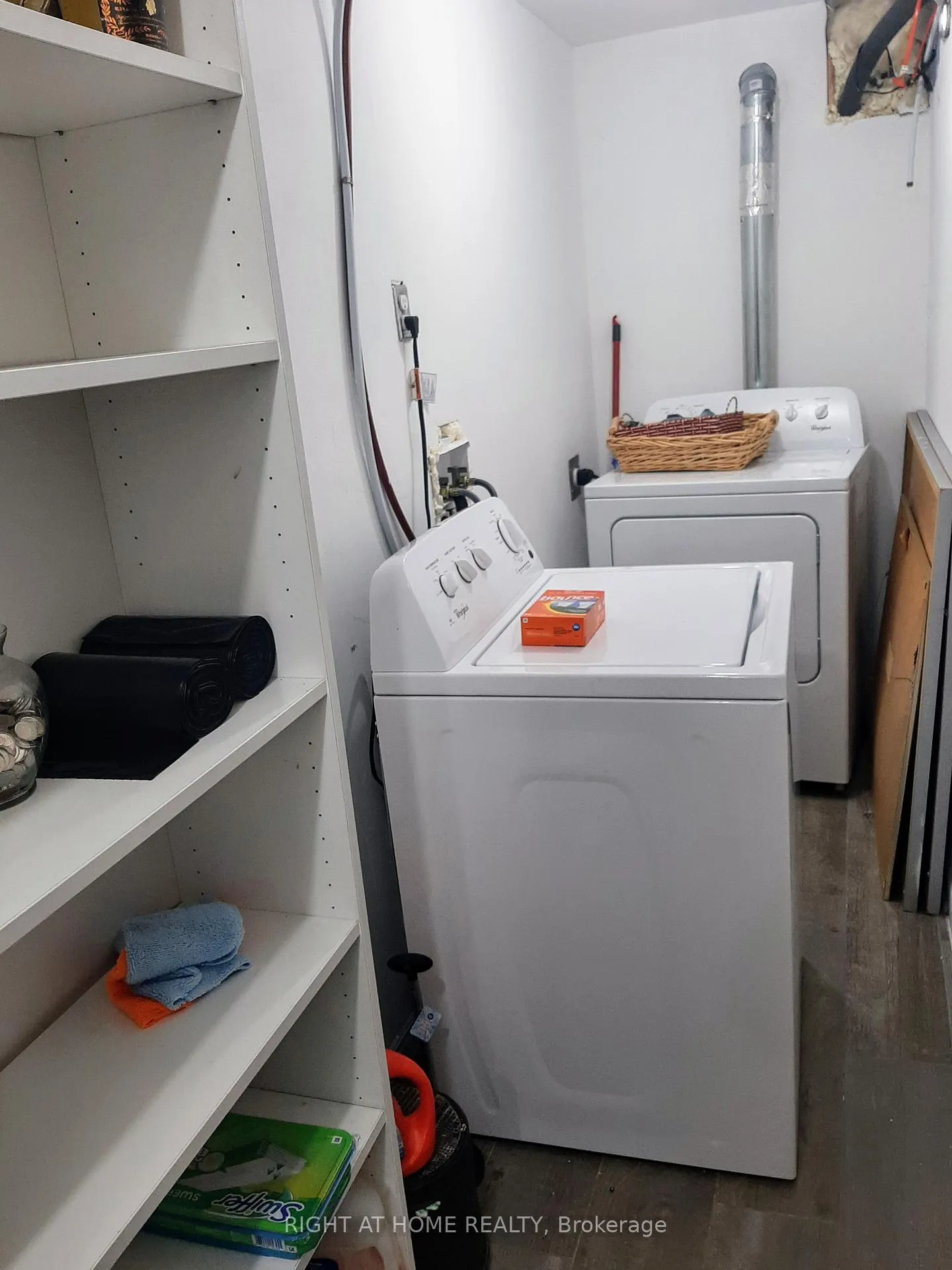 Photo 12 of Unit 1, 58 Benjamin Drive, Vaughan, East Woodbridge — HOMEH