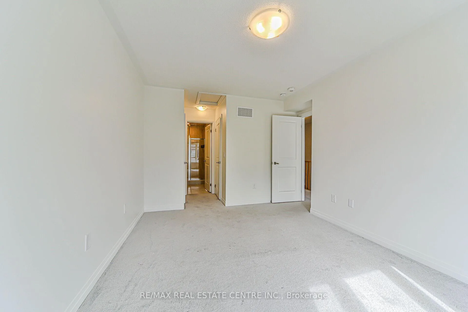 Photo 7 of Unit 902, 585 Colborne Street E, Brantford — HOMEH