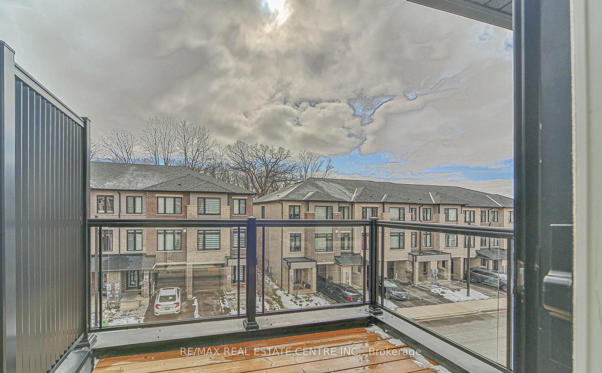 Photo 11 of Unit 902, 585 Colborne Street E, Brantford — HOMEH