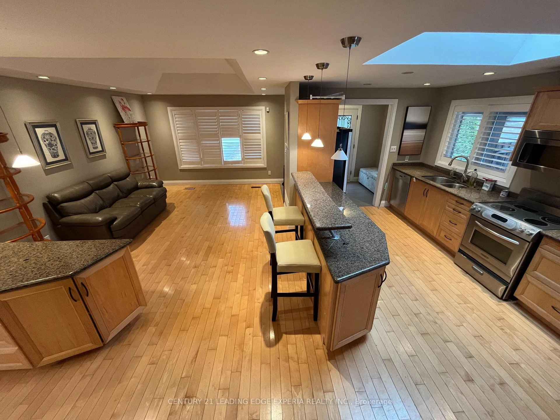 Photo 2 of 5 Southdale Drive, Markham, Bullock — HOMEH