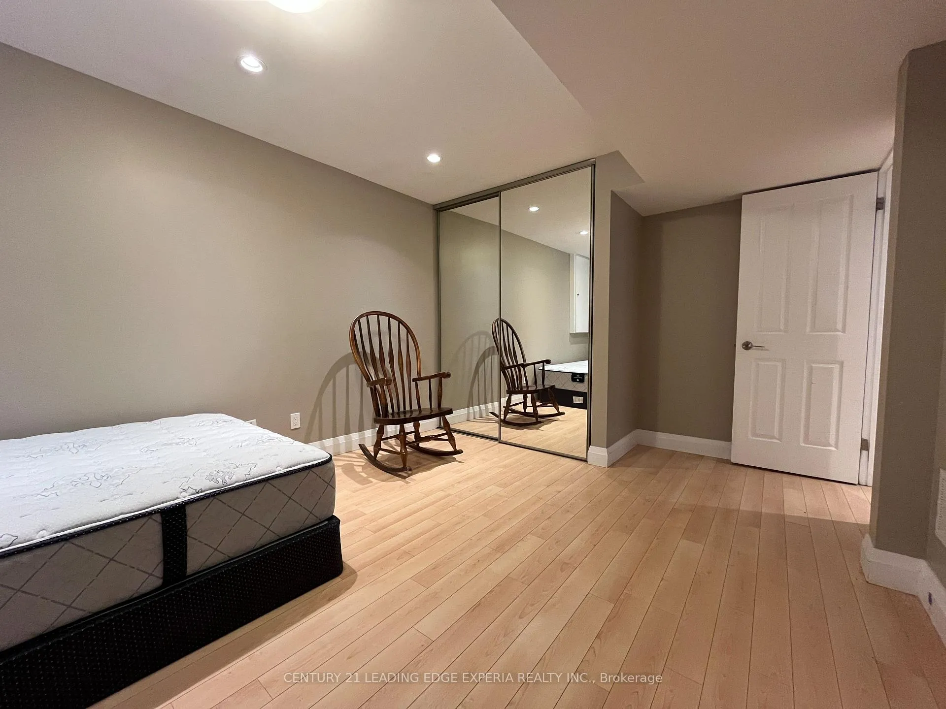 Photo 21 of 5 Southdale Drive, Markham, Bullock — HOMEH
