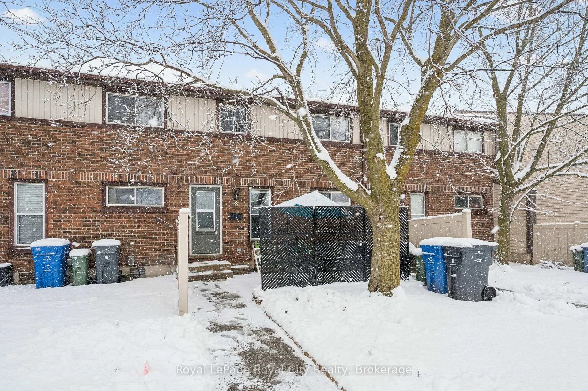 Photo 2 of Unit 8, 86 Burns Drive, Guelph, Riverside Park — HOMEH