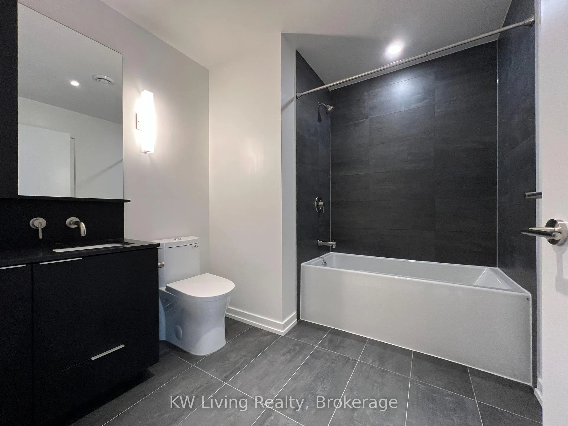 Photo 10 of Unit 2903, 110 Broadway Avenue, Toronto, Mount Pleasant West — HOMEH