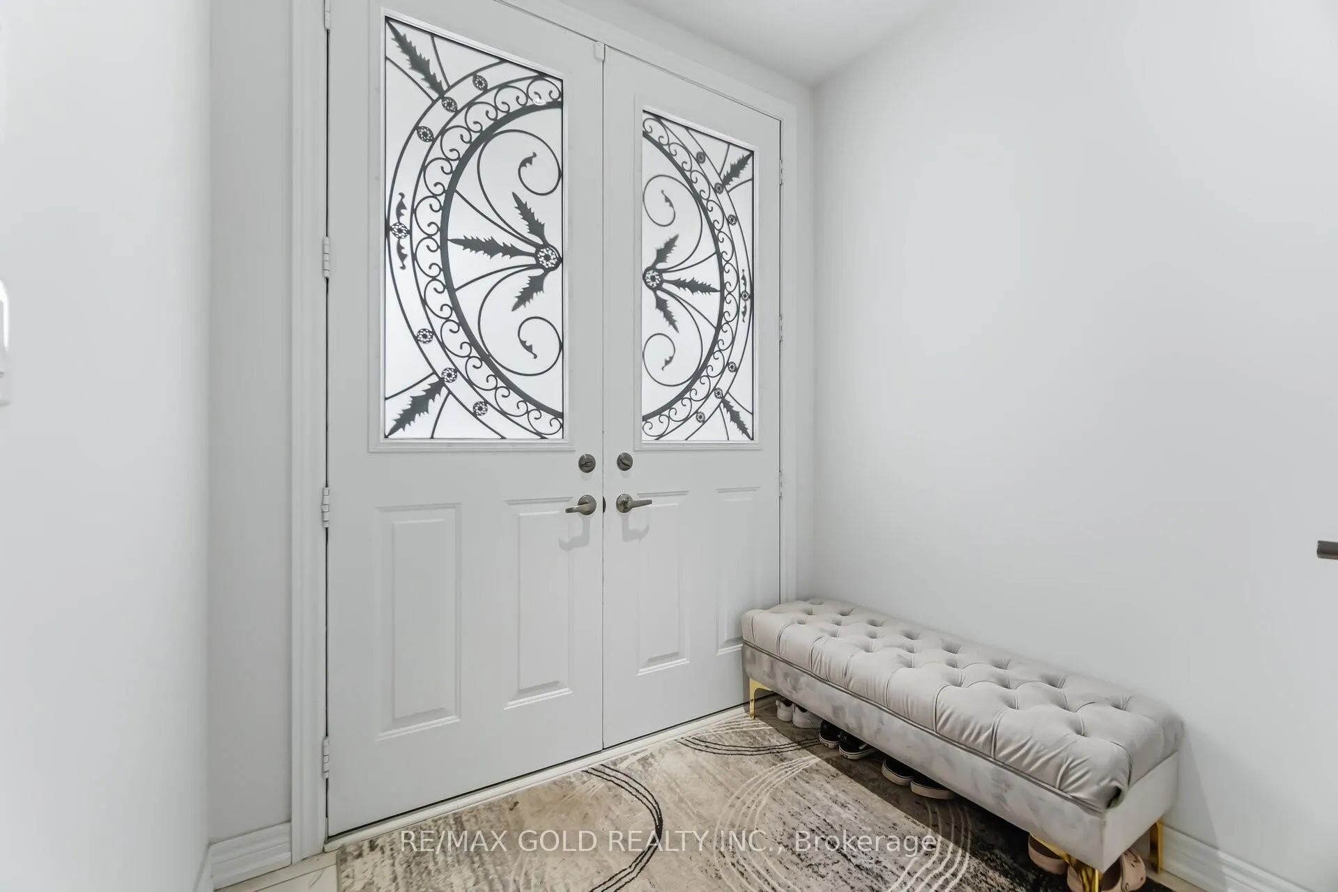 Photo 2 of 8 Estelle Gate, Brampton, Bram East — HOMEH