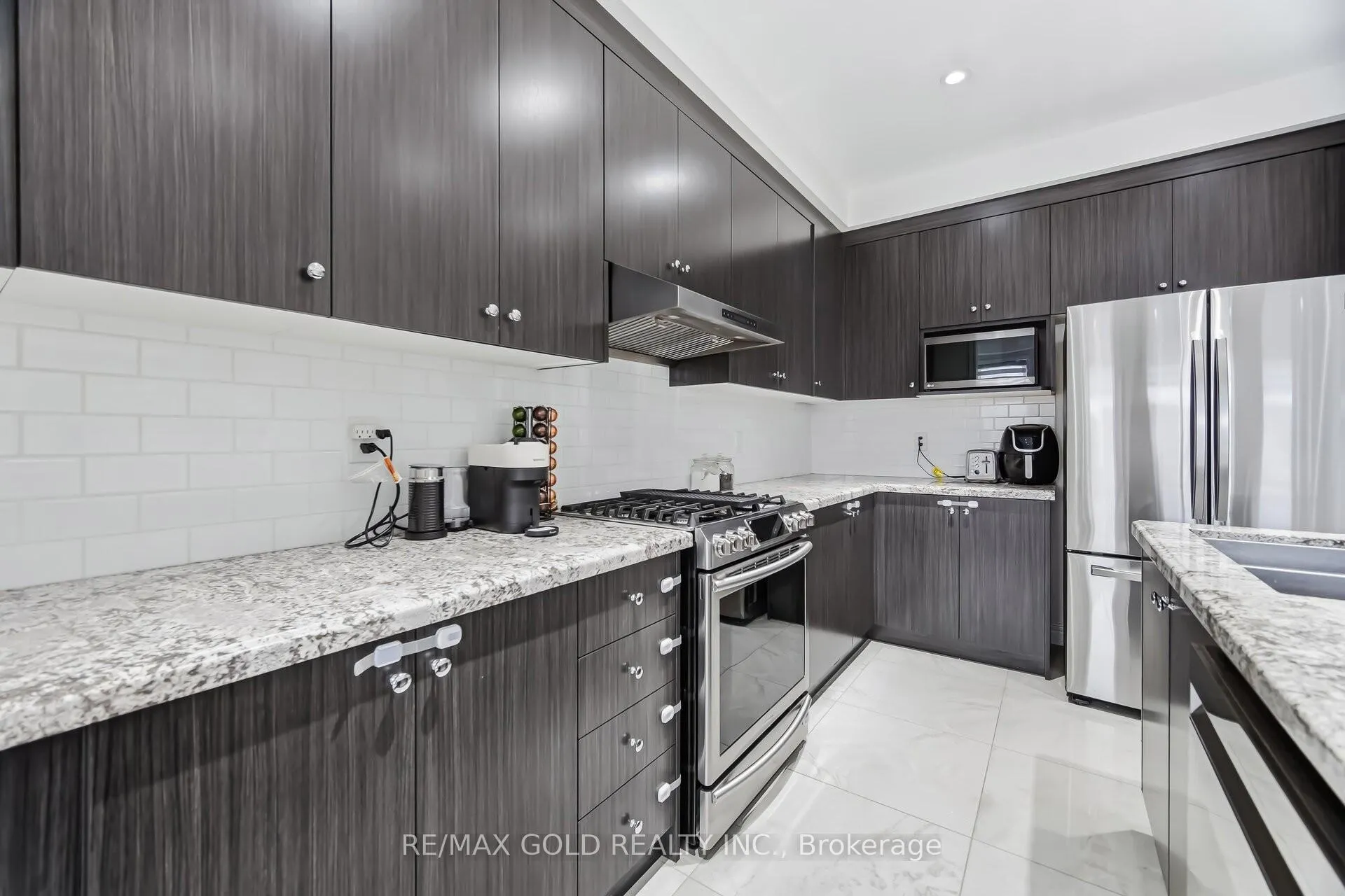 Photo 5 of 8 Estelle Gate, Brampton, Bram East — HOMEH