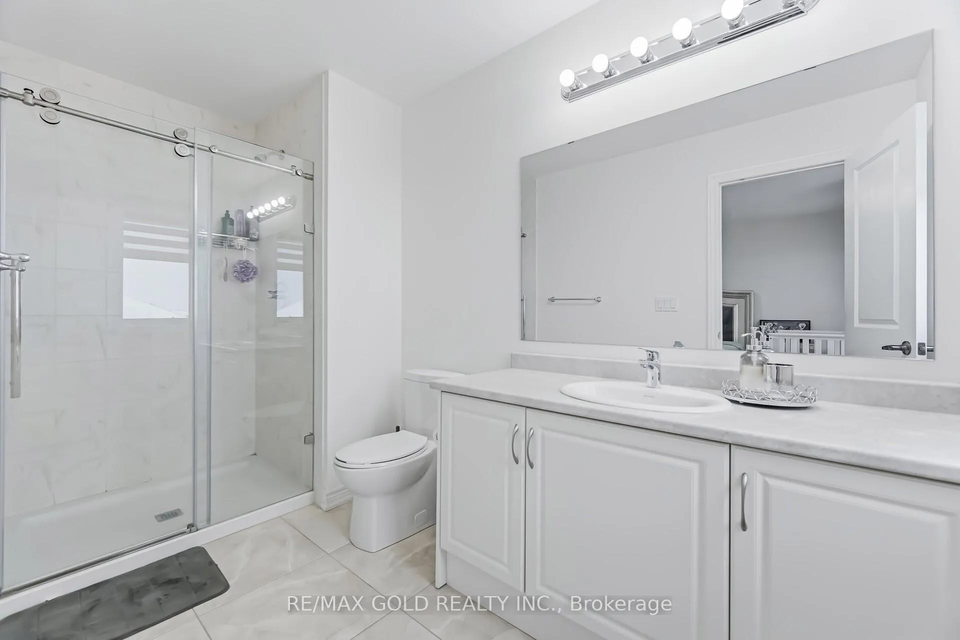 Photo 15 of 8 Estelle Gate, Brampton, Bram East — HOMEH