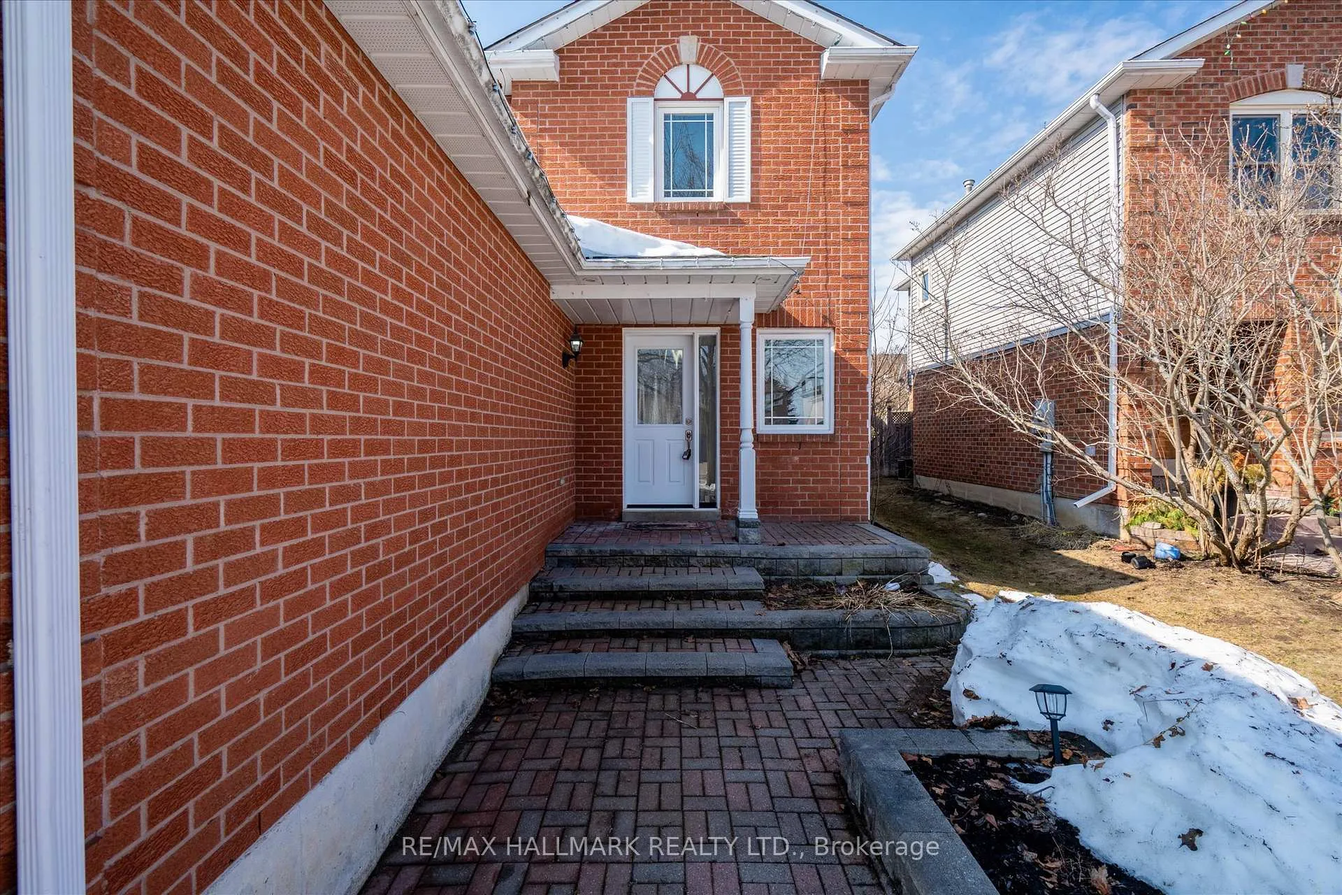 Photo 4 of 12 Ladyburn Drive, Georgina, Keswick North — HOMEH