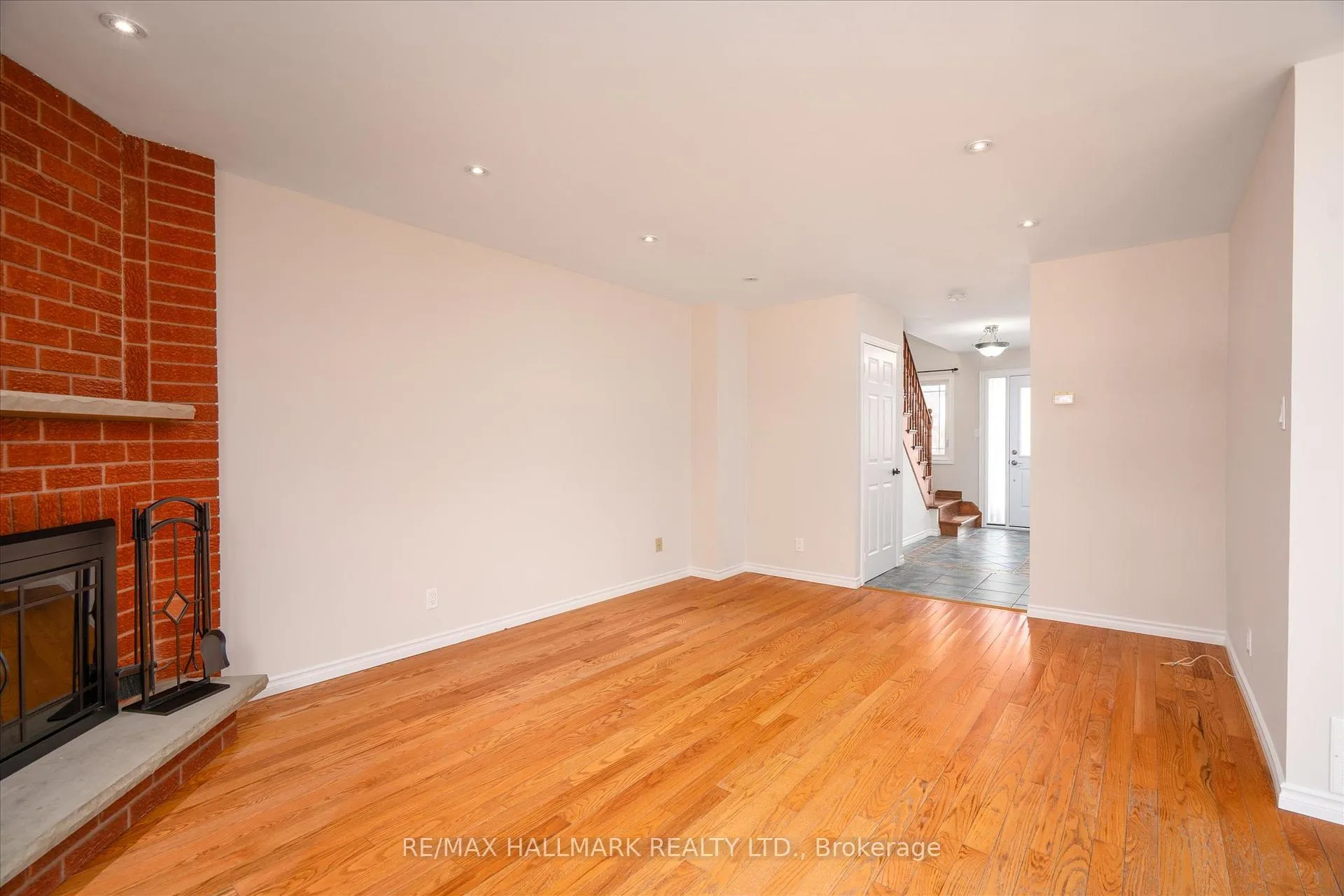 Photo 9 of 12 Ladyburn Drive, Georgina, Keswick North — HOMEH