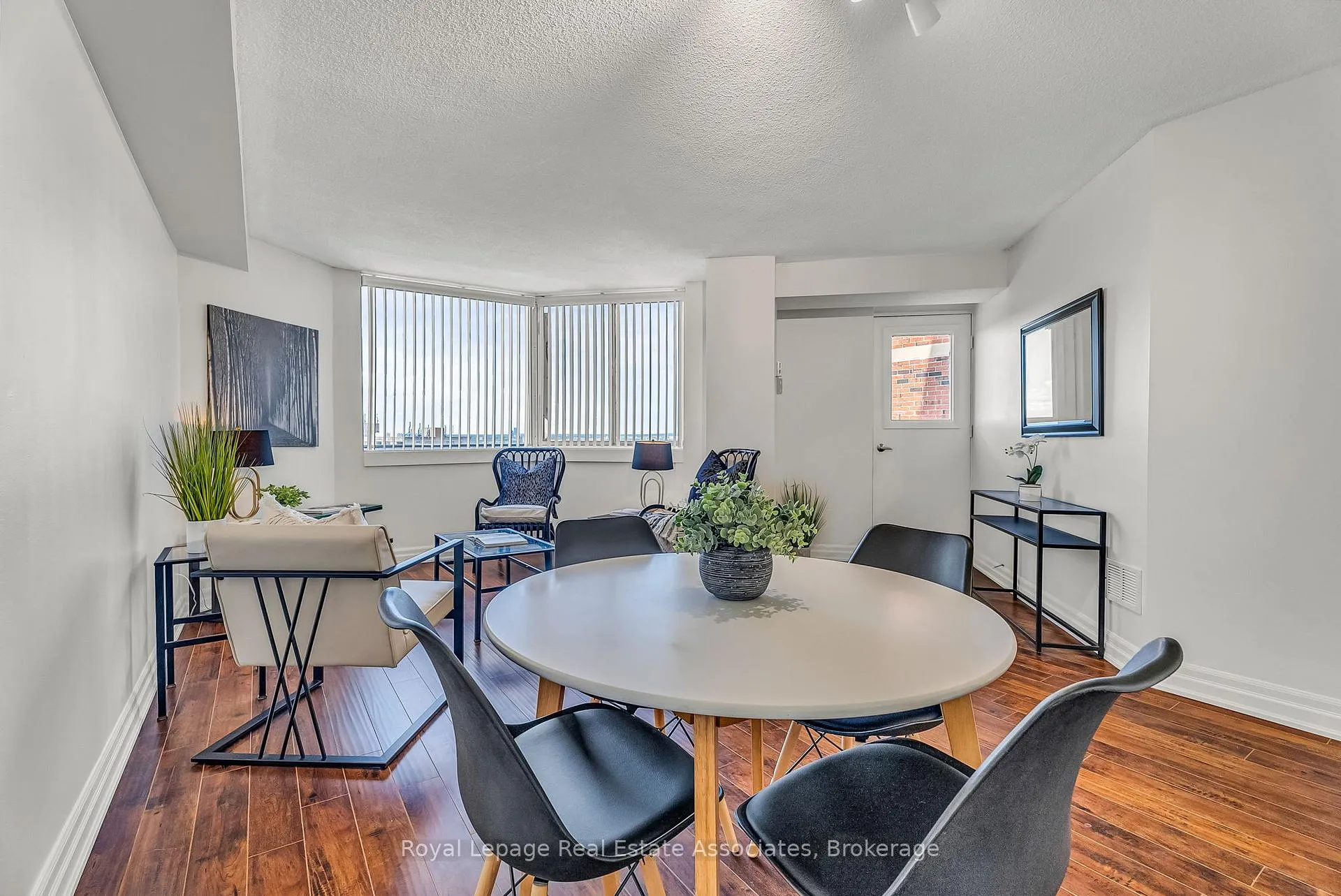 Photo 10 of Unit 1907, 234 Albion Road, Etobicoke, Elms-Old Rexdale — HOMEH