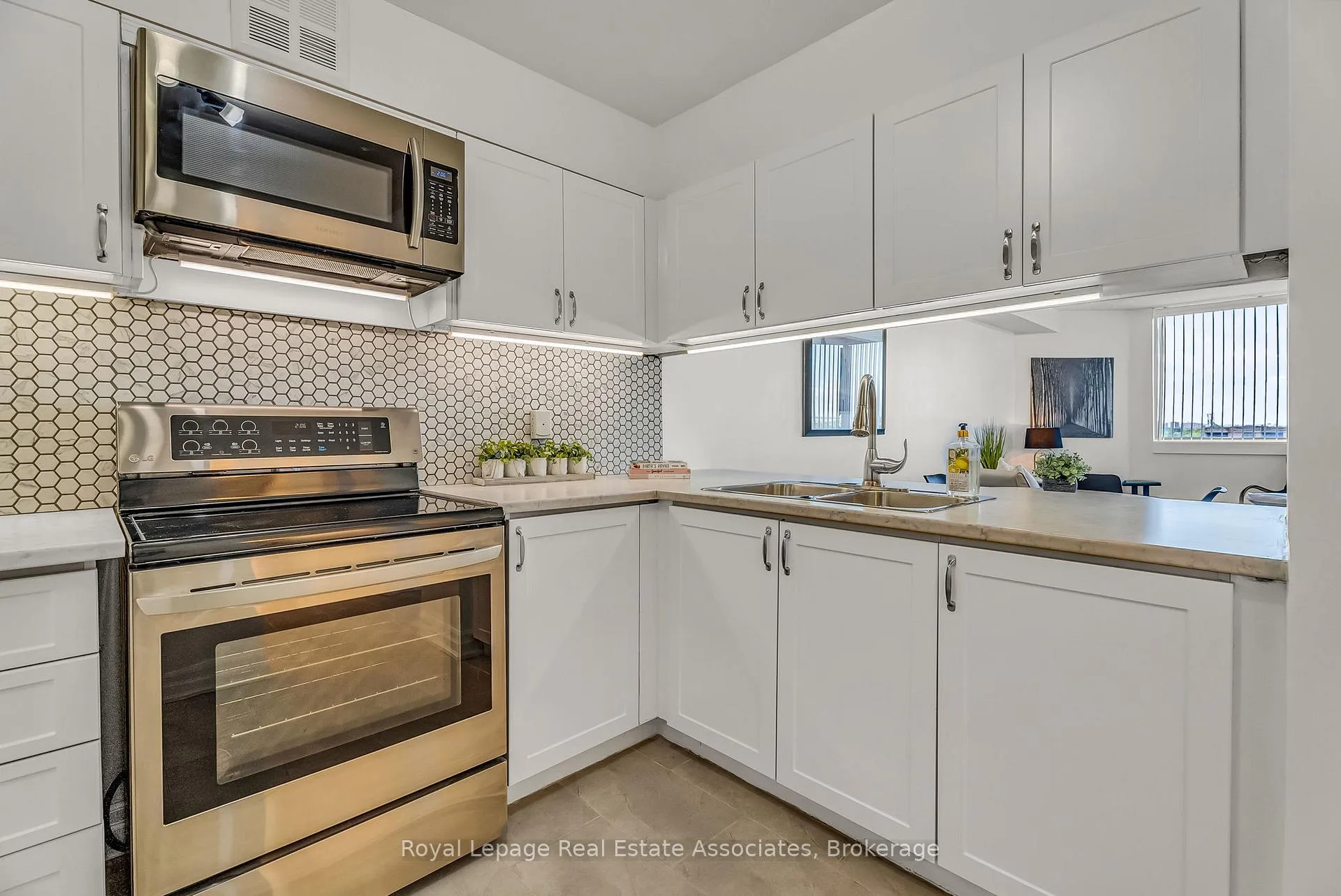 Photo 13 of Unit 1907, 234 Albion Road, Etobicoke, Elms-Old Rexdale — HOMEH