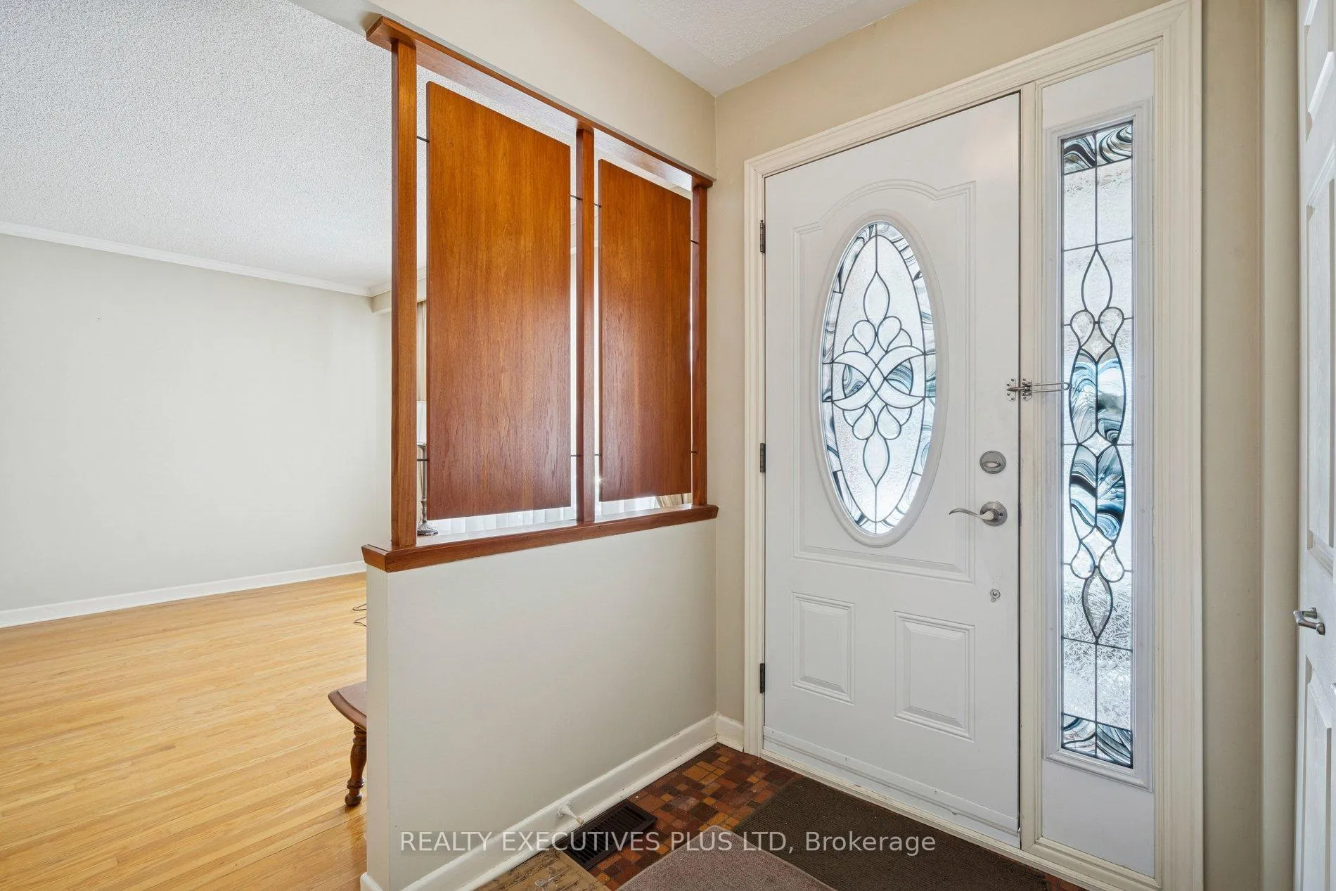 Photo 5 of 43 Marlebon Road, Etobicoke, West Humber-Clairville — HOMEH