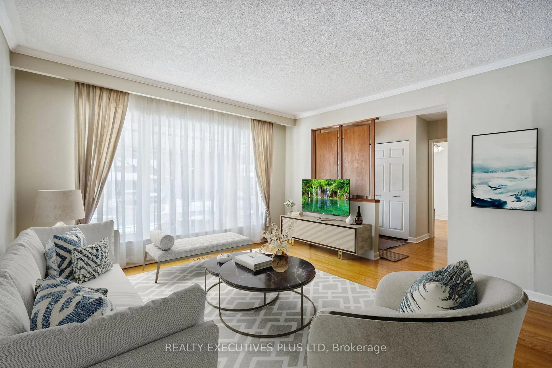 Photo 6 of 43 Marlebon Road, Etobicoke, West Humber-Clairville — HOMEH