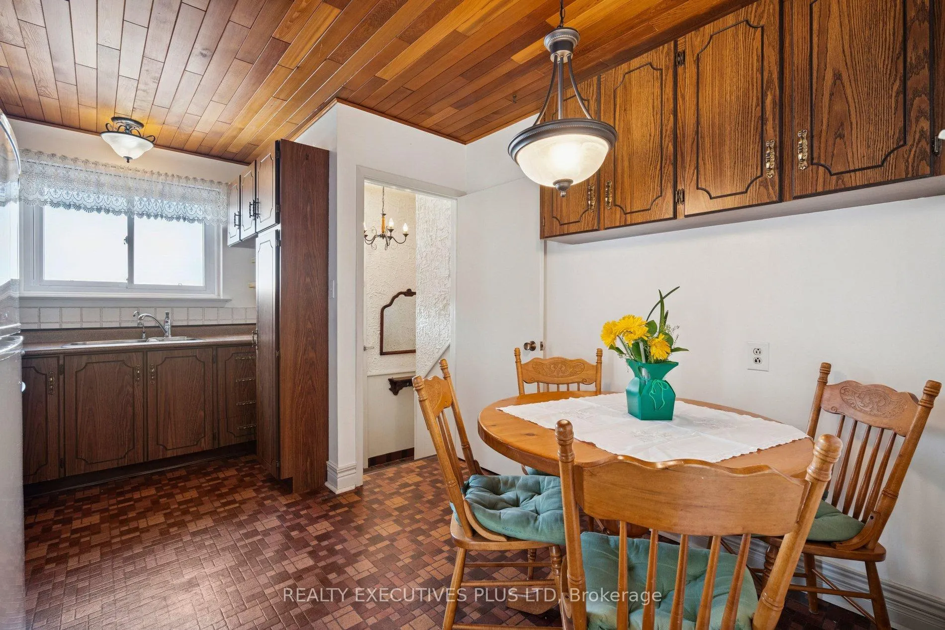 Photo 9 of 43 Marlebon Road, Etobicoke, West Humber-Clairville — HOMEH