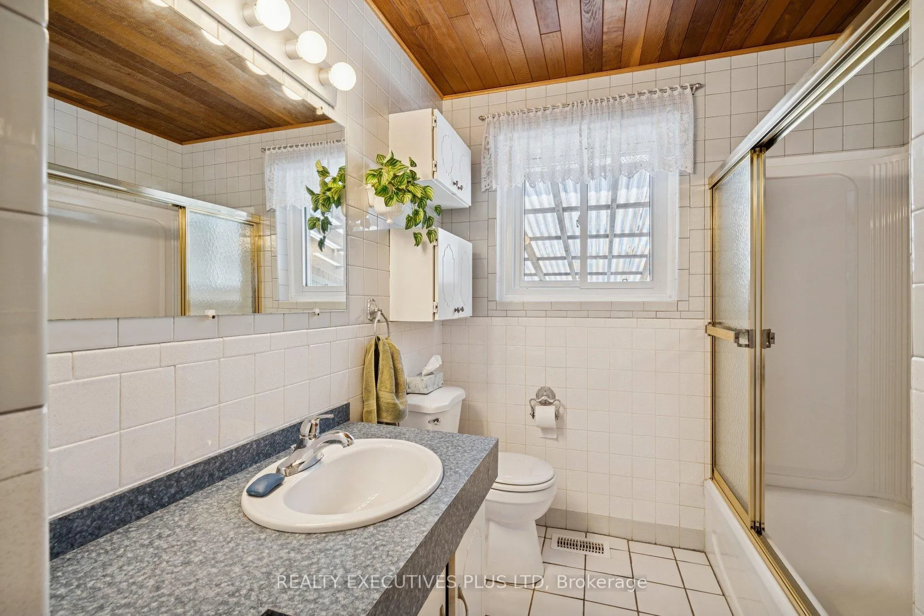 Photo 16 of 43 Marlebon Road, Etobicoke, West Humber-Clairville — HOMEH