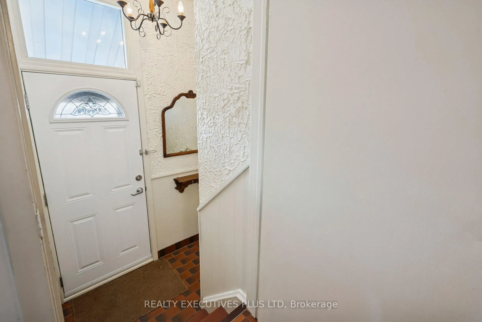 Photo 17 of 43 Marlebon Road, Etobicoke, West Humber-Clairville — HOMEH