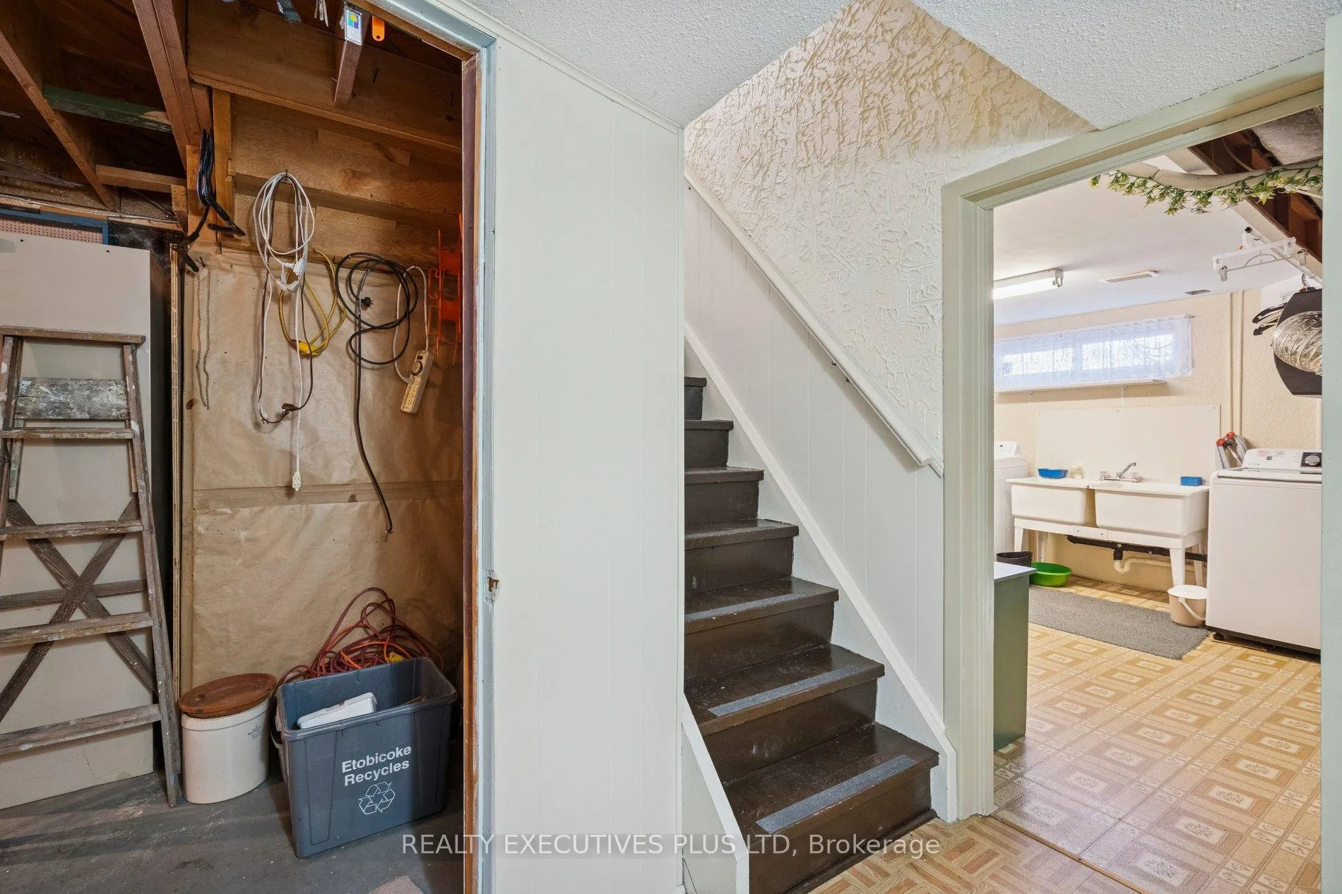 Photo 18 of 43 Marlebon Road, Etobicoke, West Humber-Clairville — HOMEH