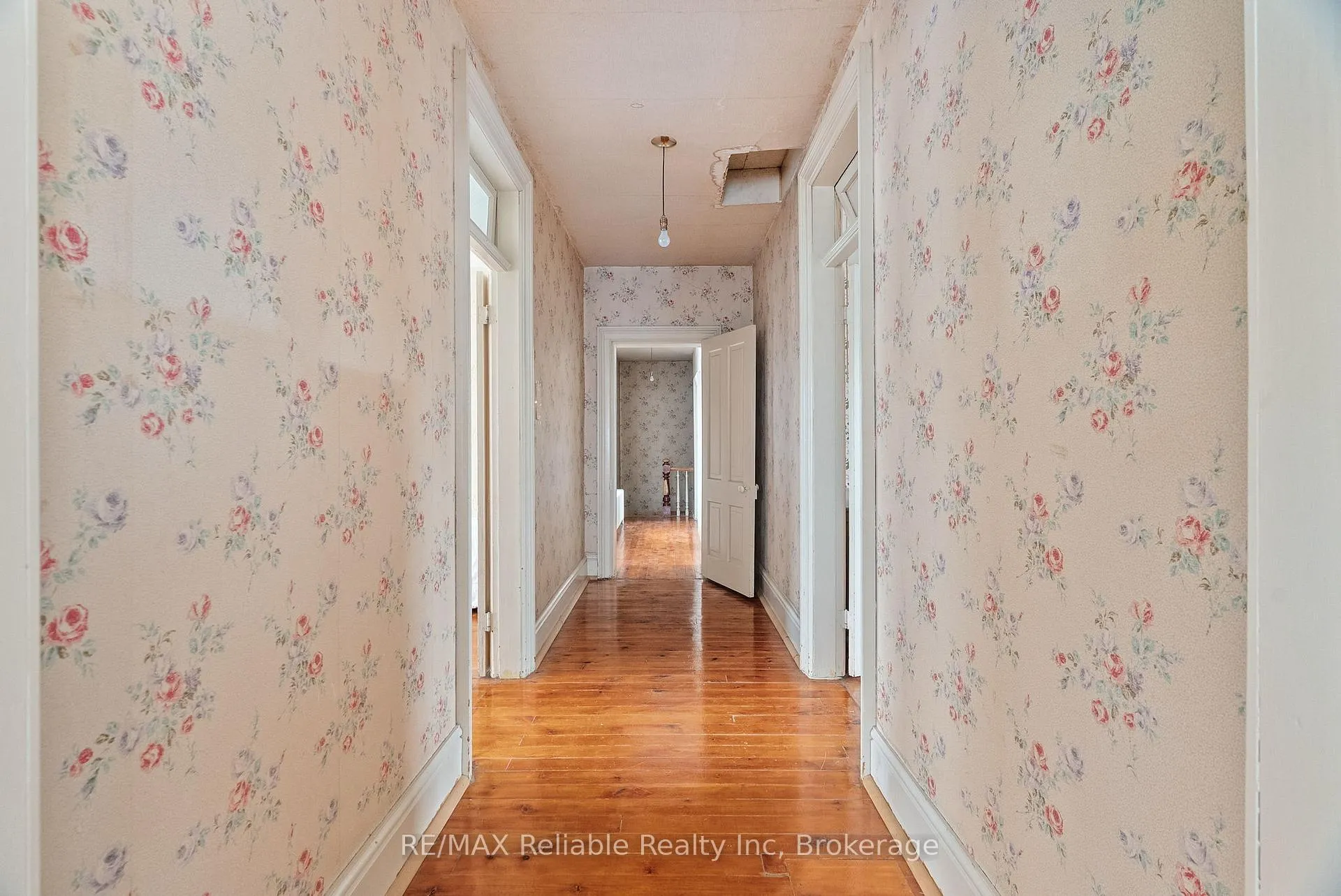 Photo 28 of 101 Centre Street, Huron East, Seaforth — HOMEH