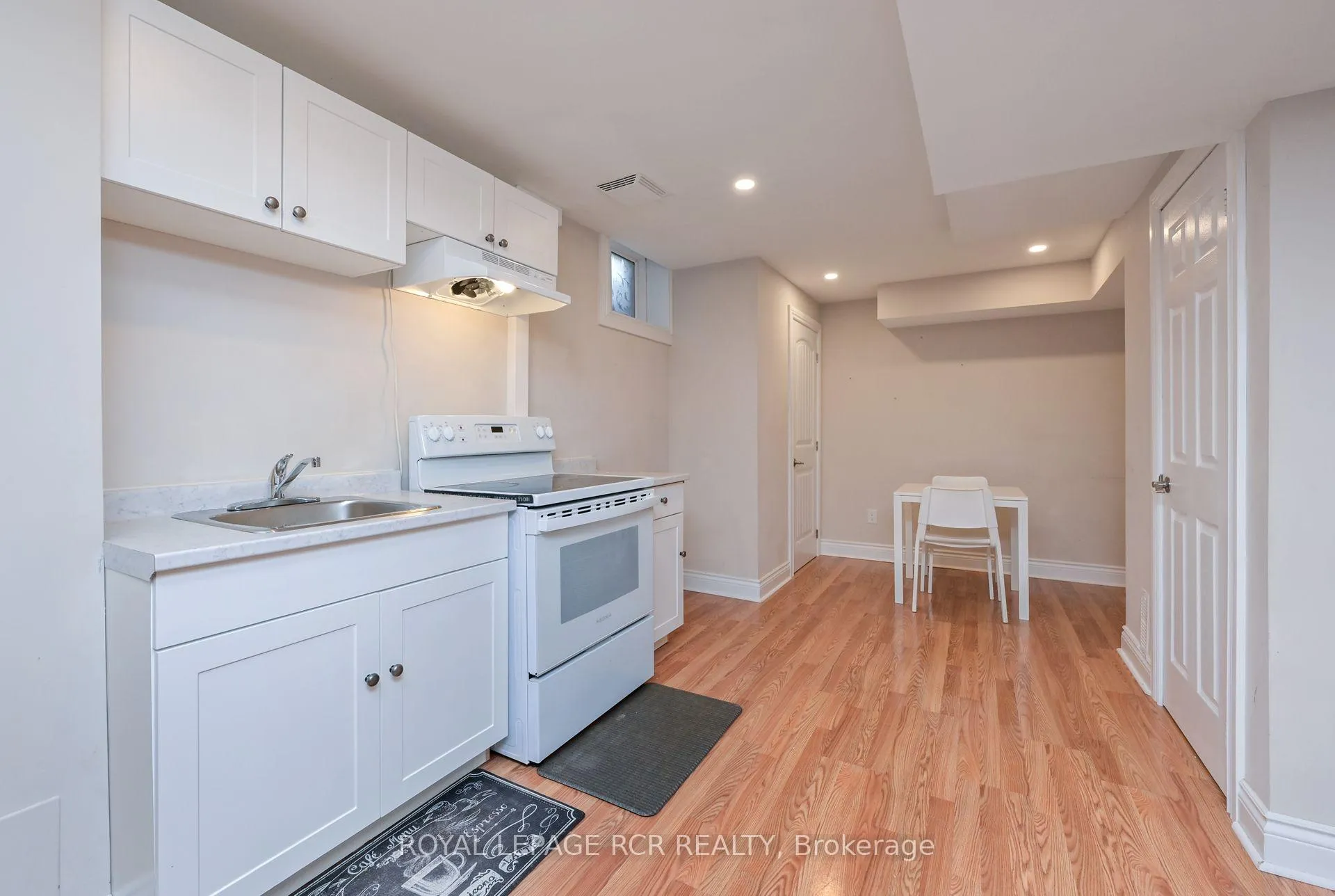 Photo 2 of Unit lower, 62 Ferris Lane, New Tecumseth, Alliston — HOMEH