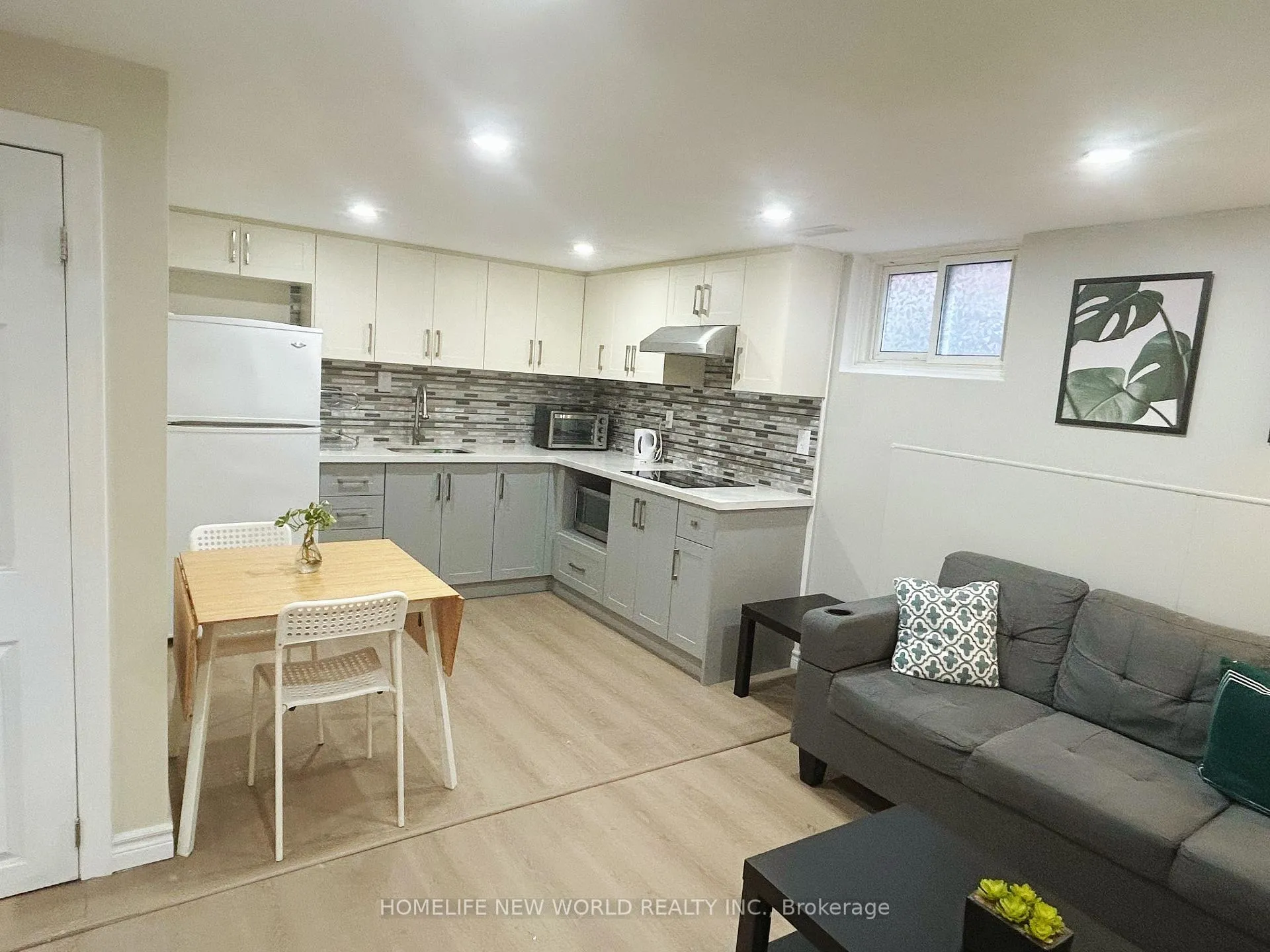 Photo 2 of Unit Basement, 173 Old Sheppard Avenue, North York, Pleasant View — HOMEH