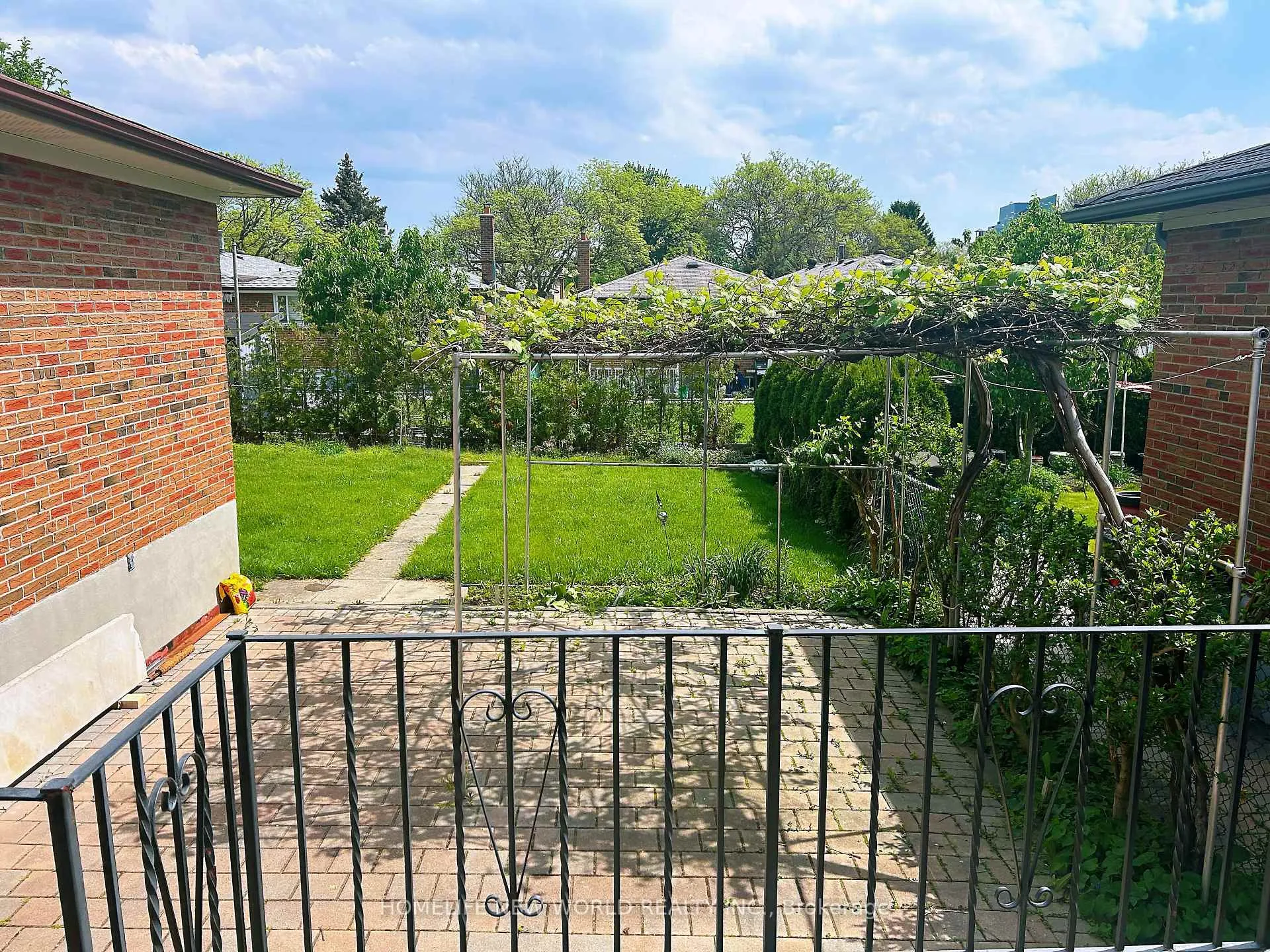 Photo 9 of Unit Basement, 173 Old Sheppard Avenue, North York, Pleasant View — HOMEH