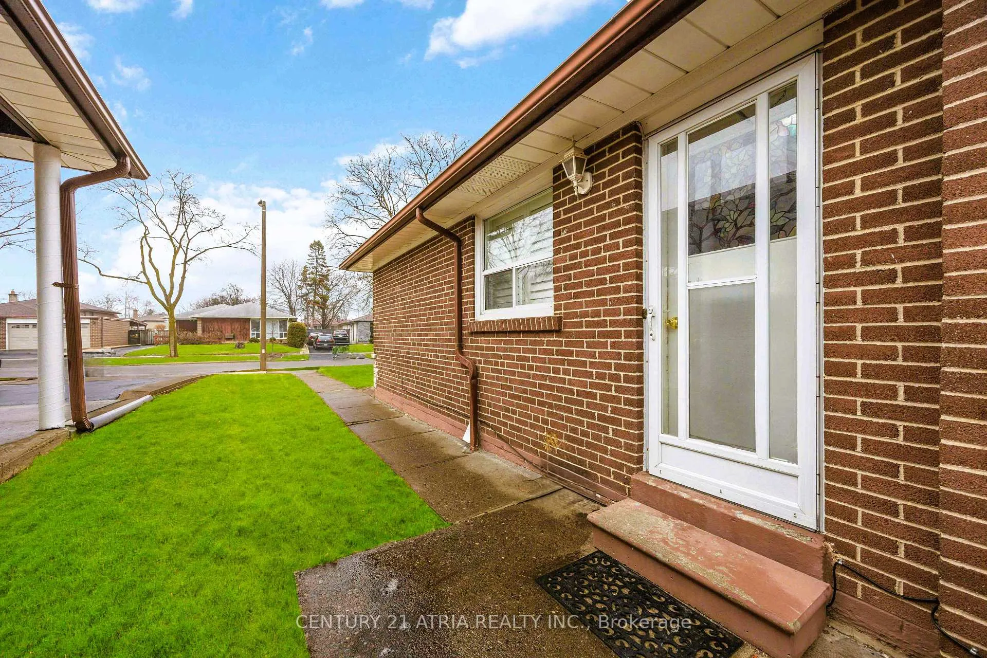 Photo 2 of 60 Council Crescent, North York, York University Heights — HOMEH