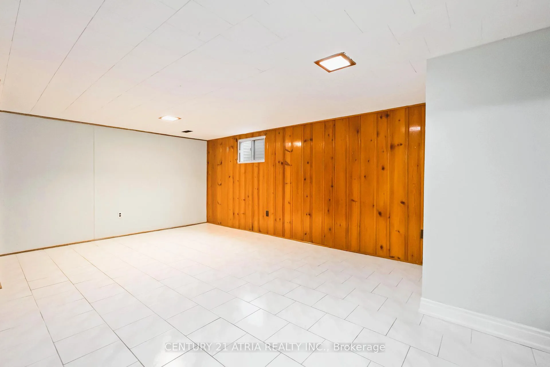 Photo 4 of 60 Council Crescent, North York, York University Heights — HOMEH