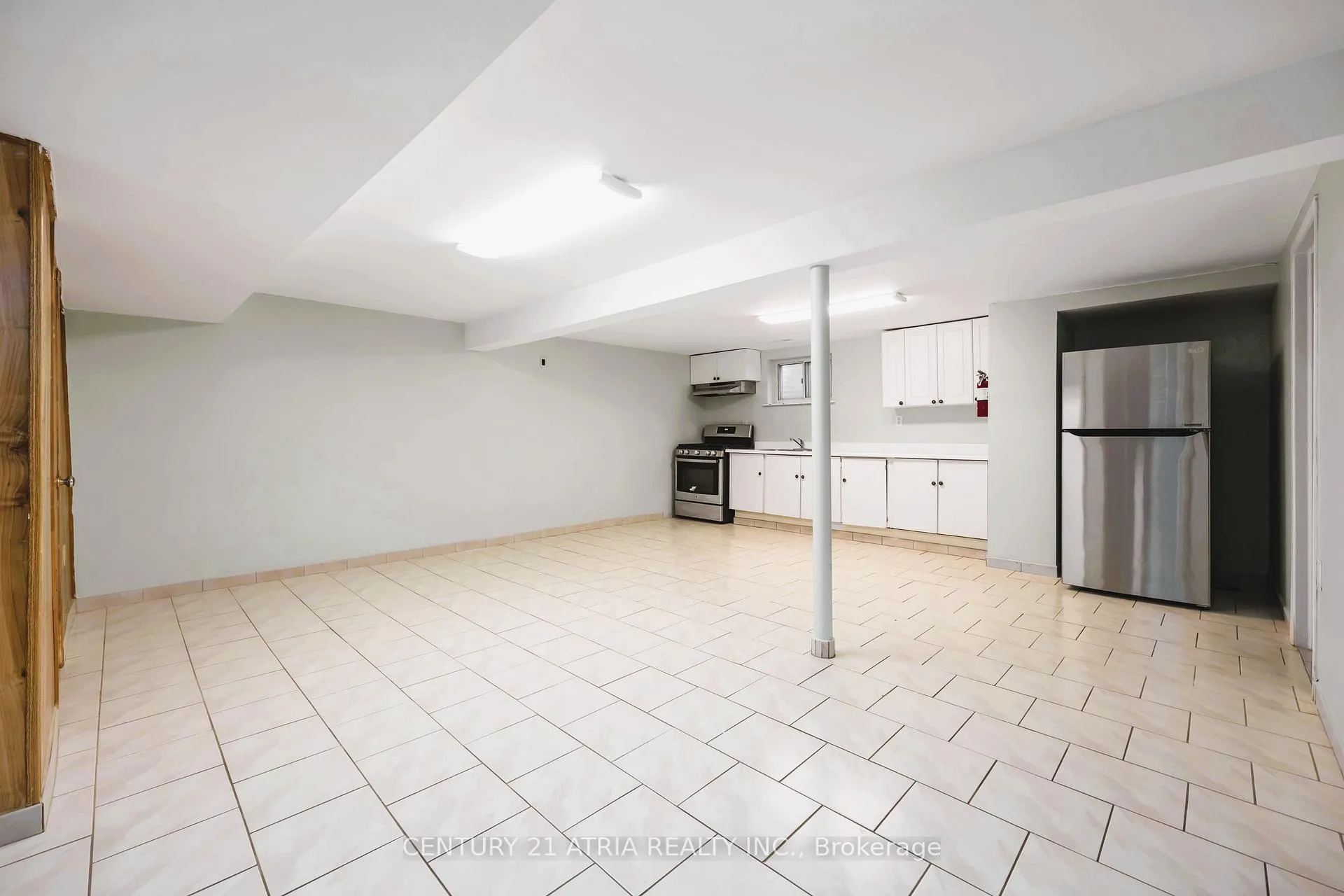 Photo 5 of 60 Council Crescent, North York, York University Heights — HOMEH