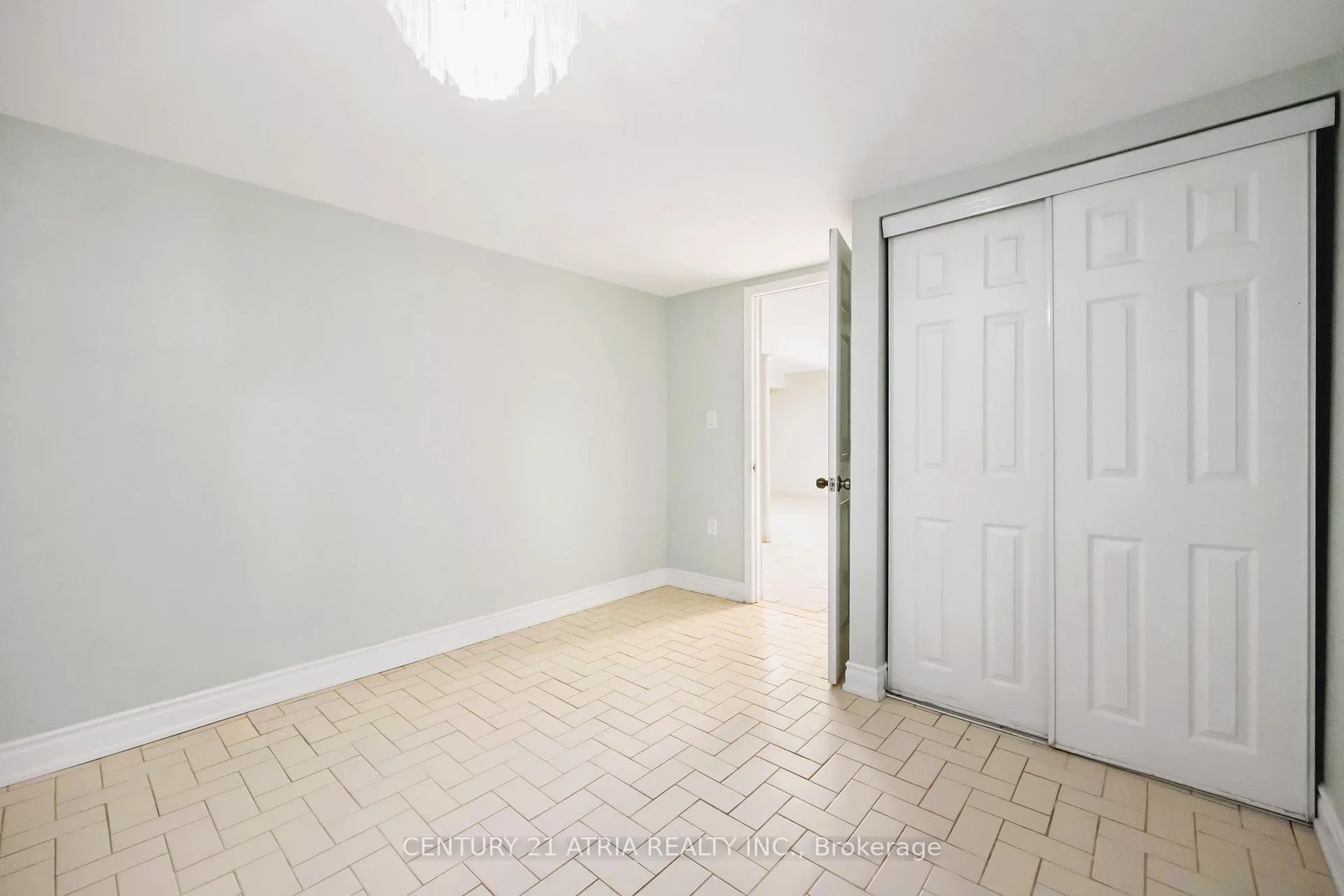 Photo 10 of 60 Council Crescent, North York, York University Heights — HOMEH
