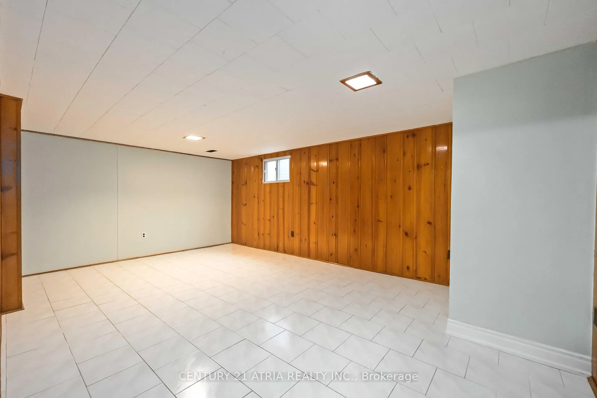 Photo 13 of 60 Council Crescent, North York, York University Heights — HOMEH