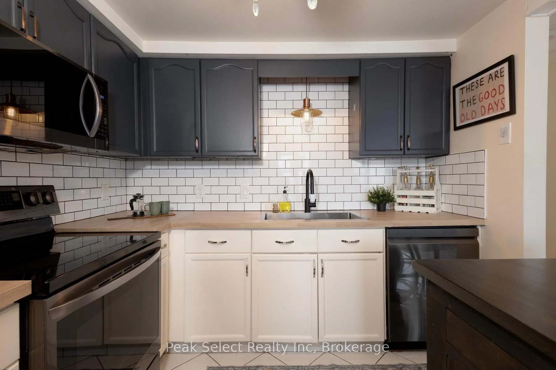 Photo 14 of 41 Southvale Road, St. Marys — HOMEH