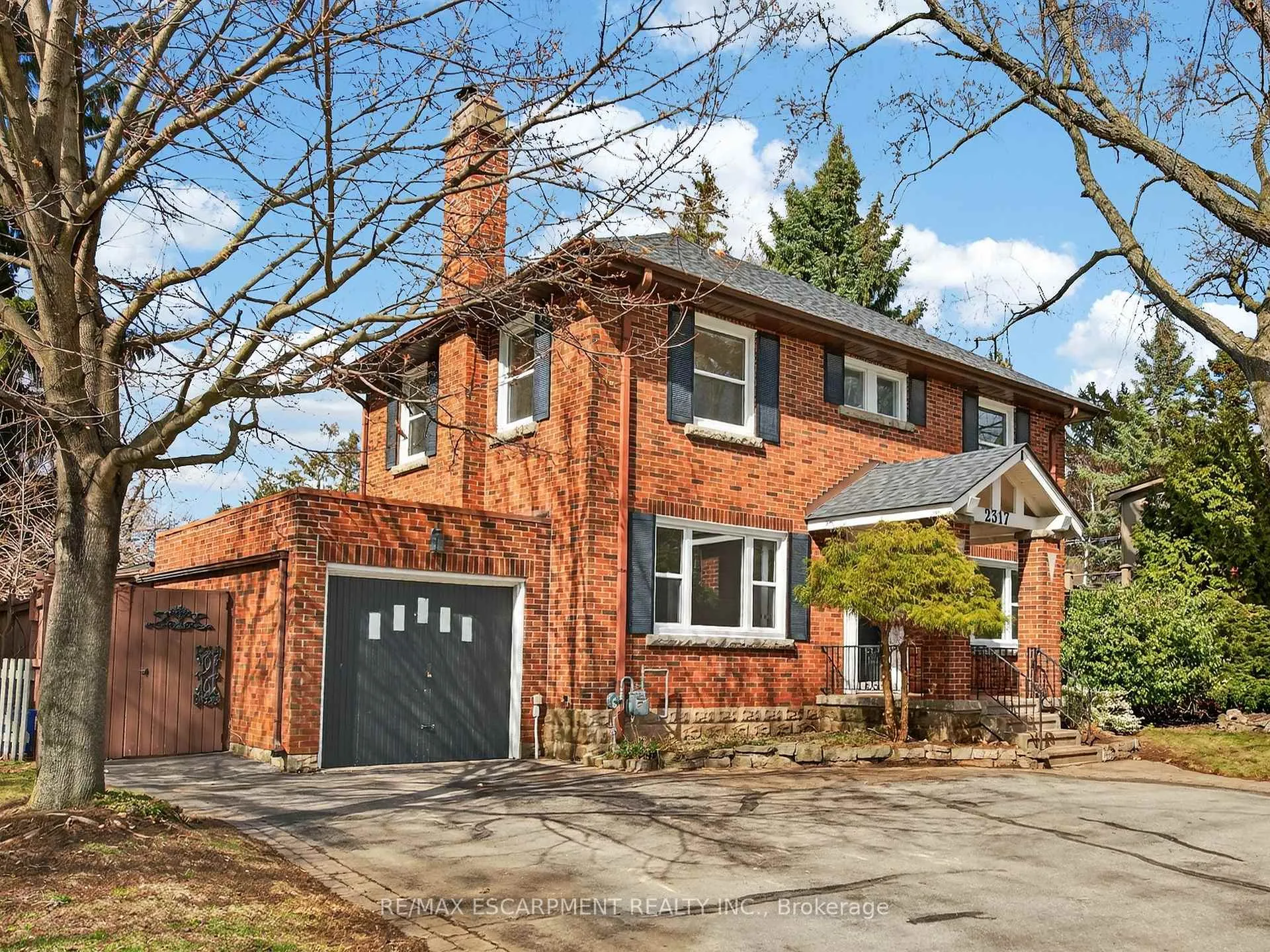 Photo 2 of 2317 Lakeshore Road, Burlington, Brant — HOMEH
