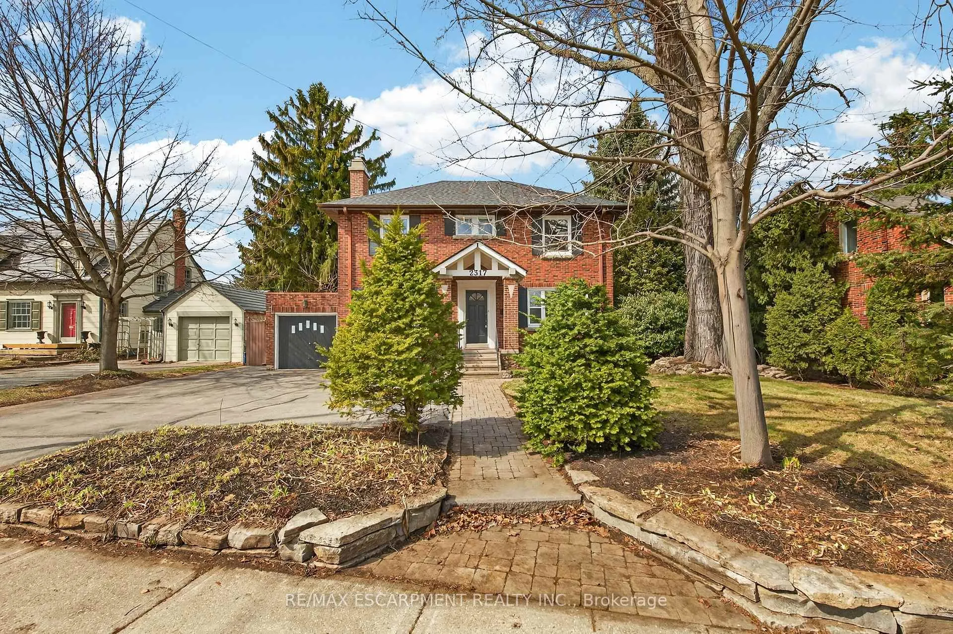 Photo 3 of 2317 Lakeshore Road, Burlington, Brant — HOMEH