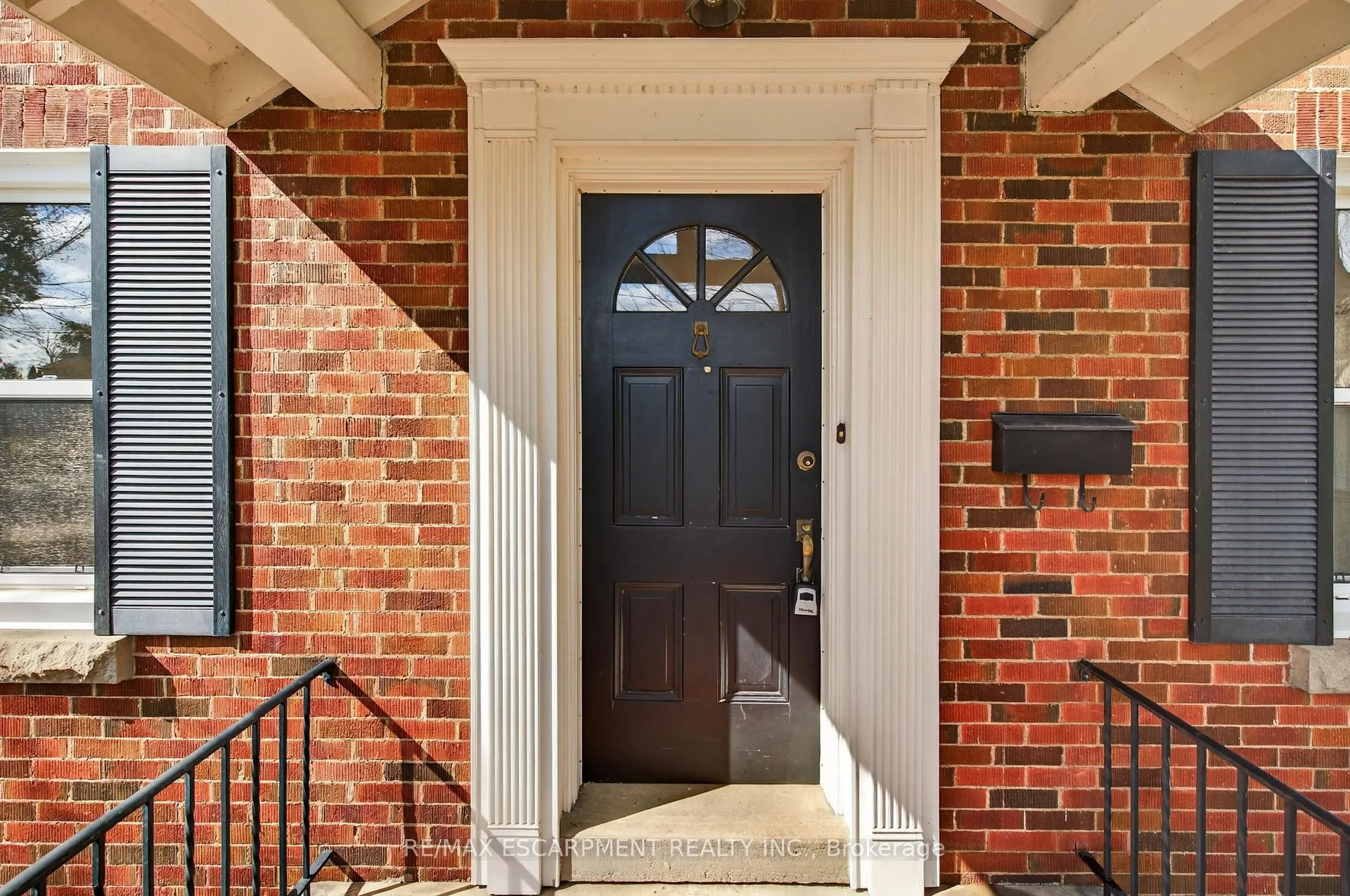 Photo 5 of 2317 Lakeshore Road, Burlington, Brant — HOMEH