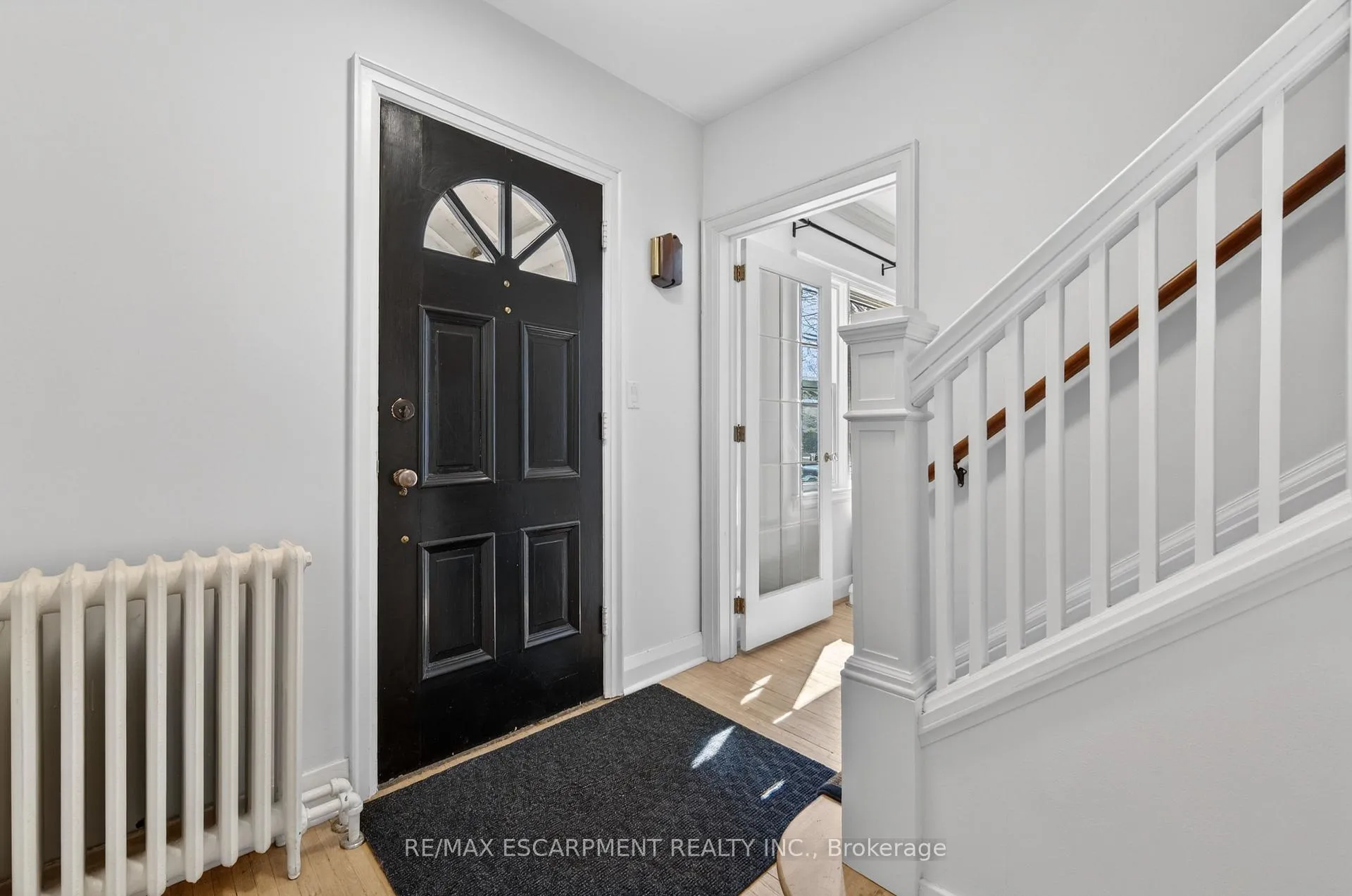Photo 6 of 2317 Lakeshore Road, Burlington, Brant — HOMEH