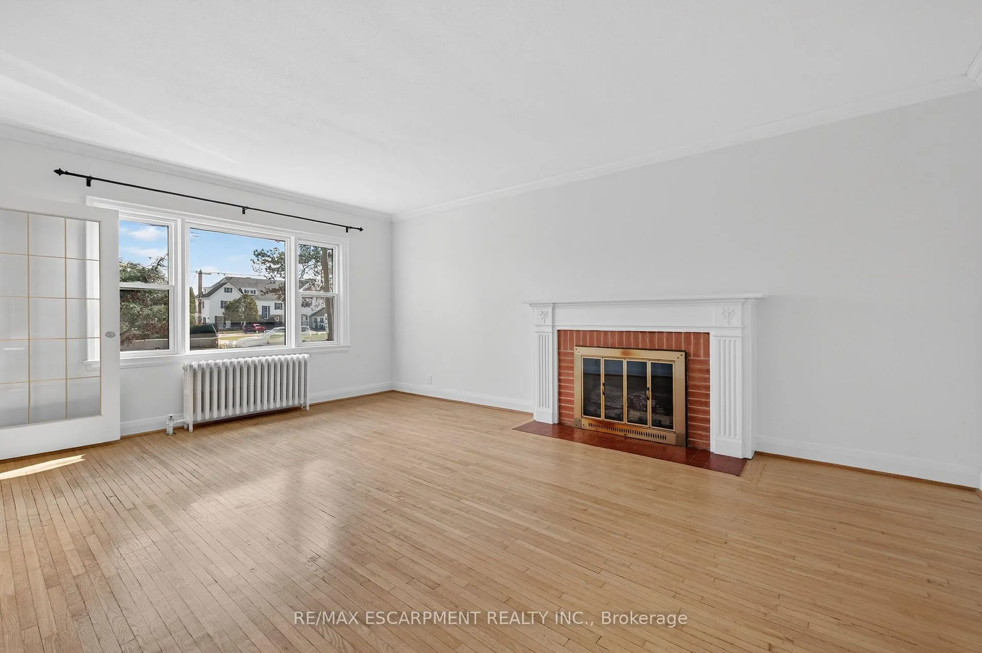 Photo 8 of 2317 Lakeshore Road, Burlington, Brant — HOMEH