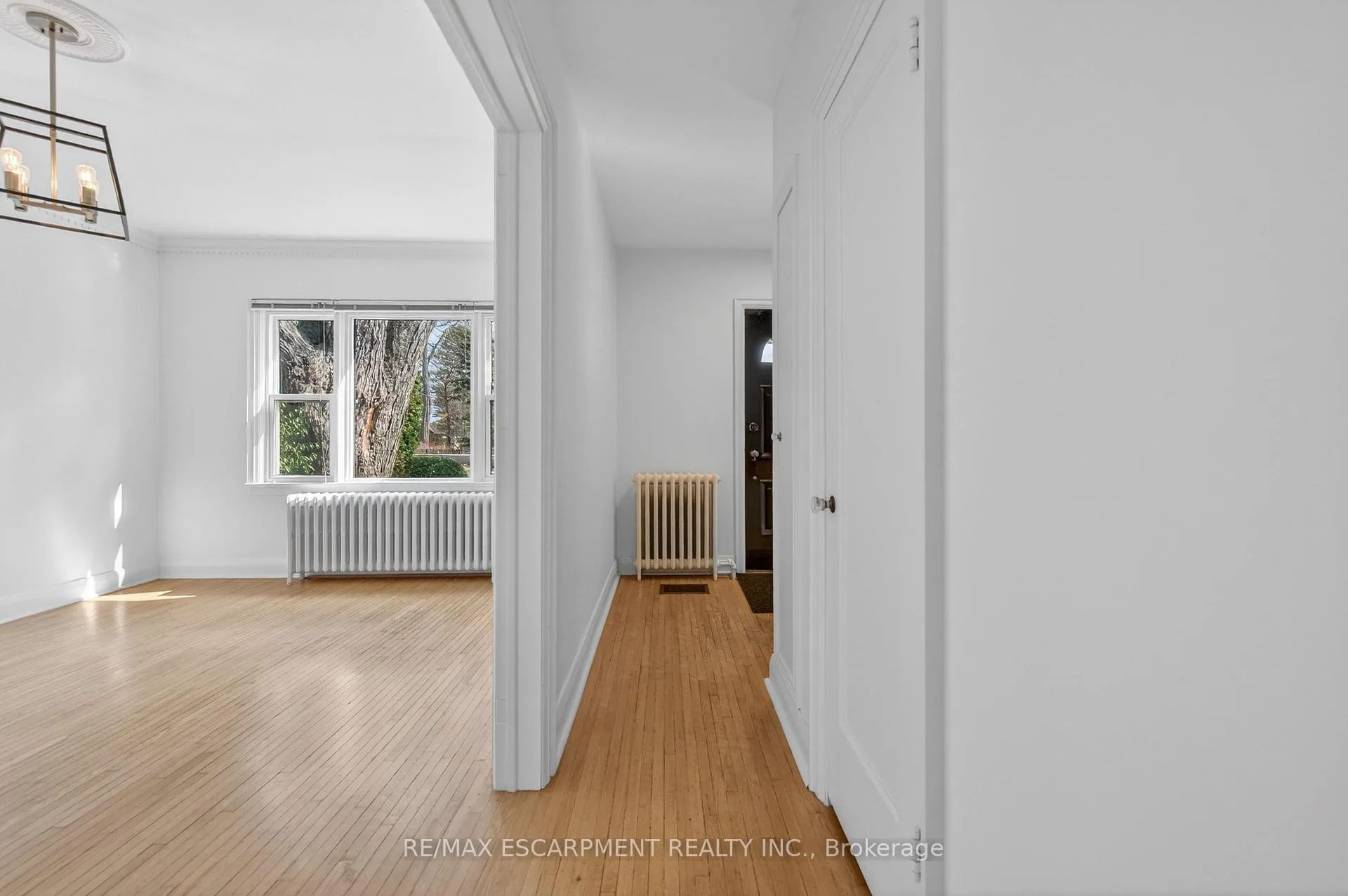 Photo 9 of 2317 Lakeshore Road, Burlington, Brant — HOMEH