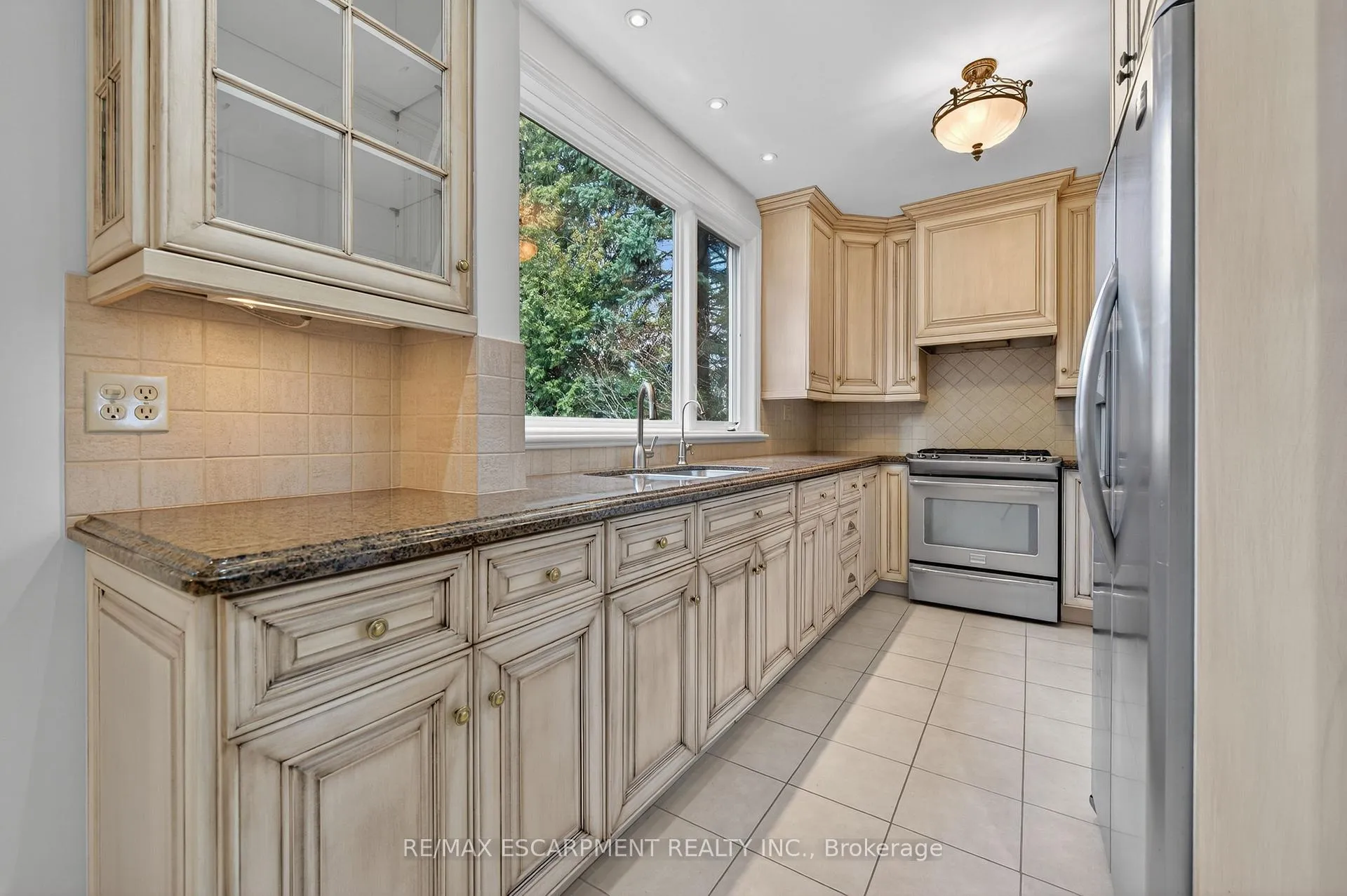 Photo 14 of 2317 Lakeshore Road, Burlington, Brant — HOMEH