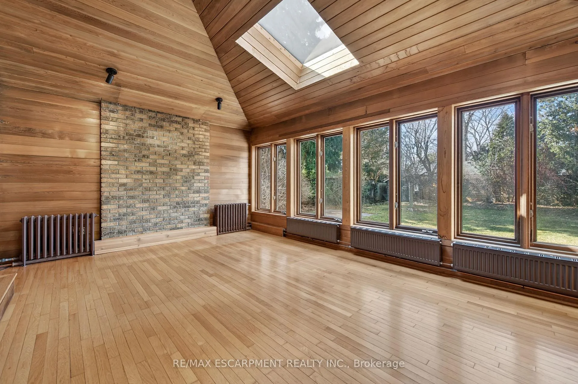 Photo 19 of 2317 Lakeshore Road, Burlington, Brant — HOMEH