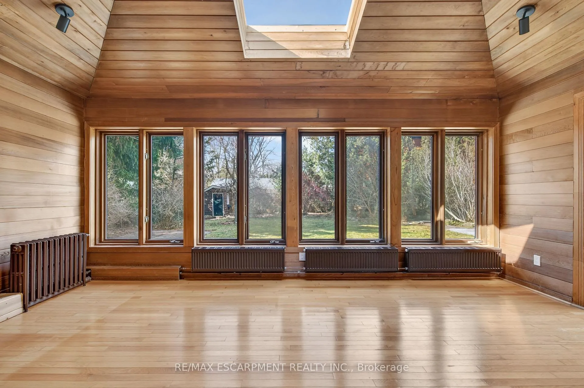 Photo 20 of 2317 Lakeshore Road, Burlington, Brant — HOMEH