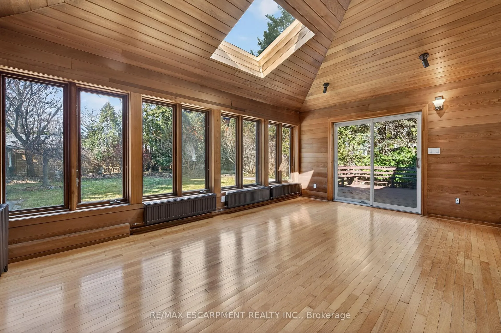 Photo 21 of 2317 Lakeshore Road, Burlington, Brant — HOMEH