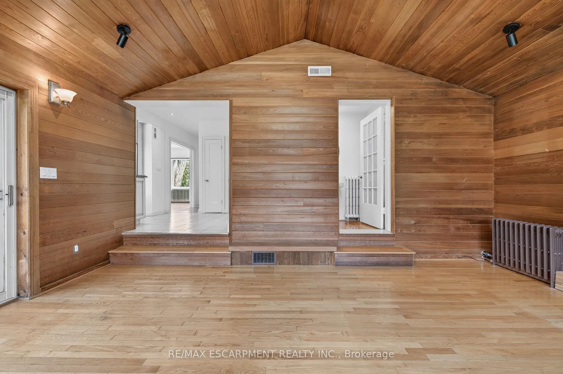 Photo 22 of 2317 Lakeshore Road, Burlington, Brant — HOMEH