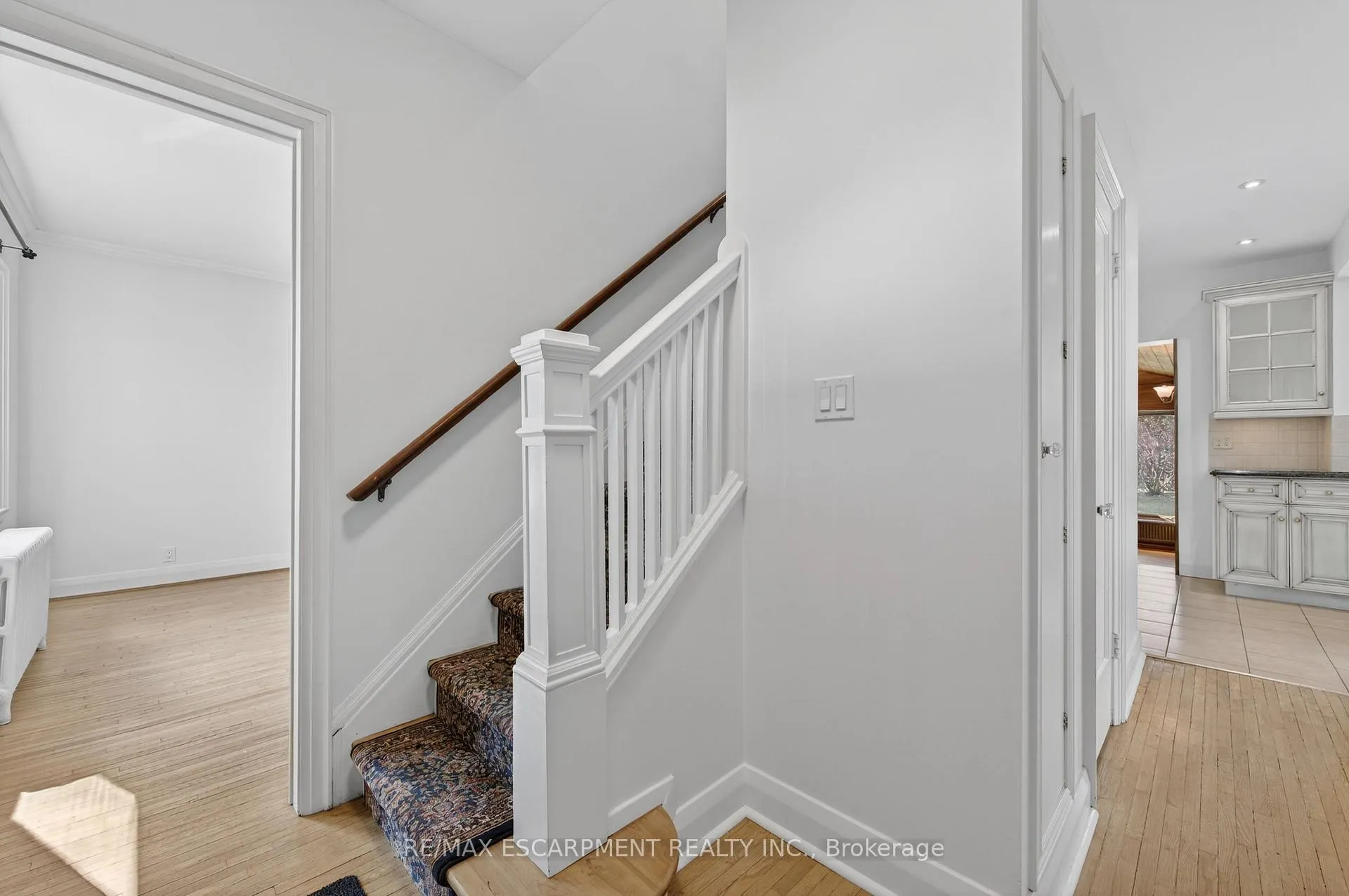 Photo 24 of 2317 Lakeshore Road, Burlington, Brant — HOMEH