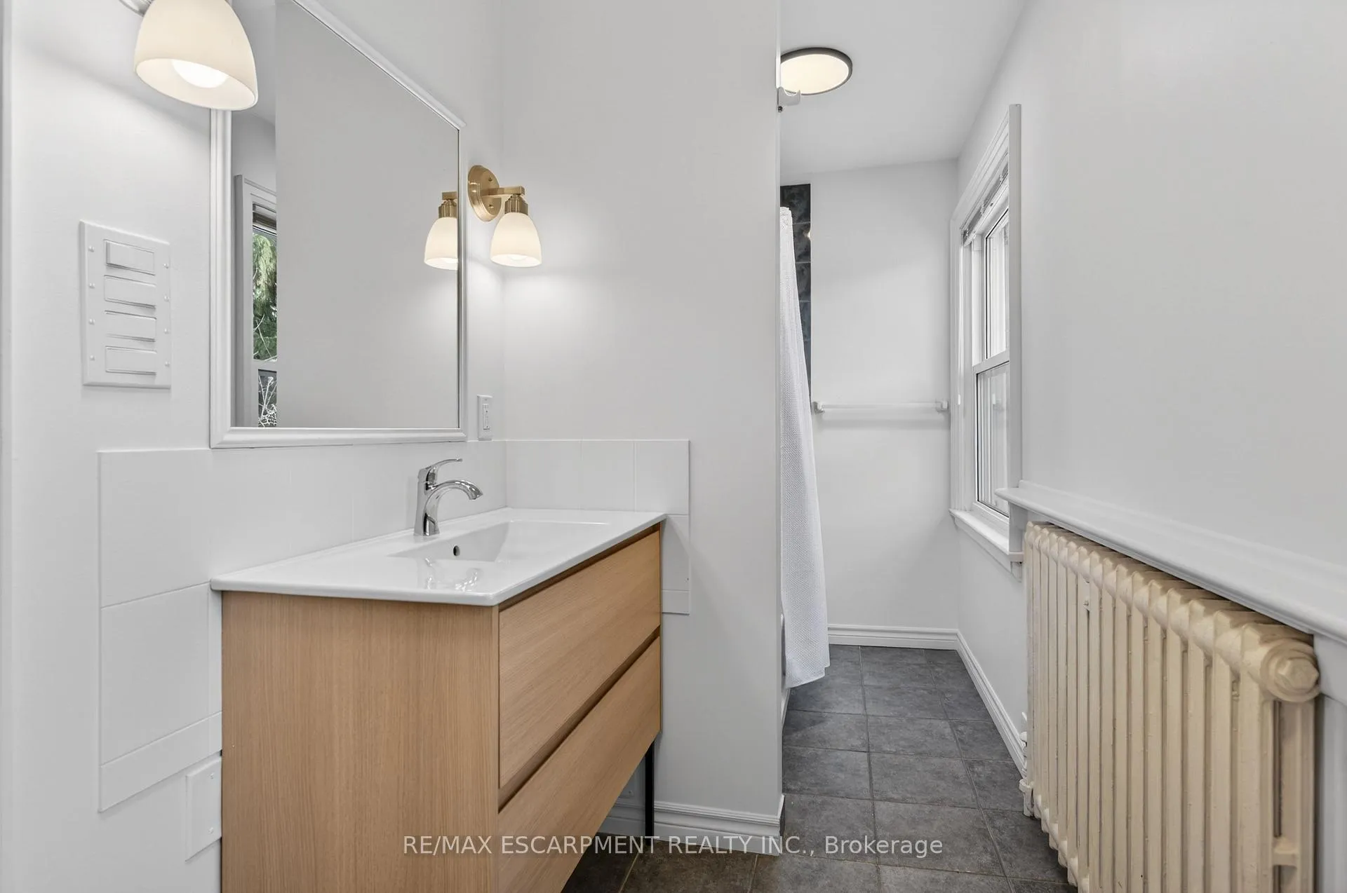 Photo 26 of 2317 Lakeshore Road, Burlington, Brant — HOMEH
