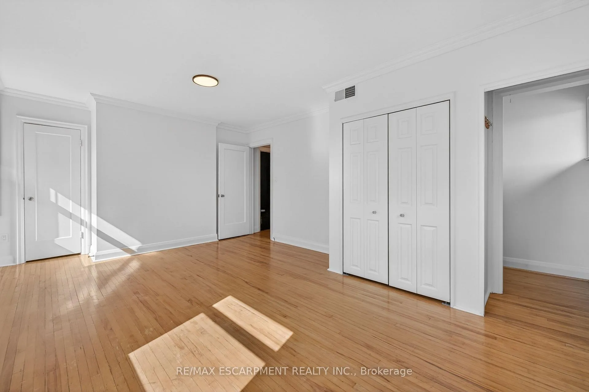 Photo 30 of 2317 Lakeshore Road, Burlington, Brant — HOMEH